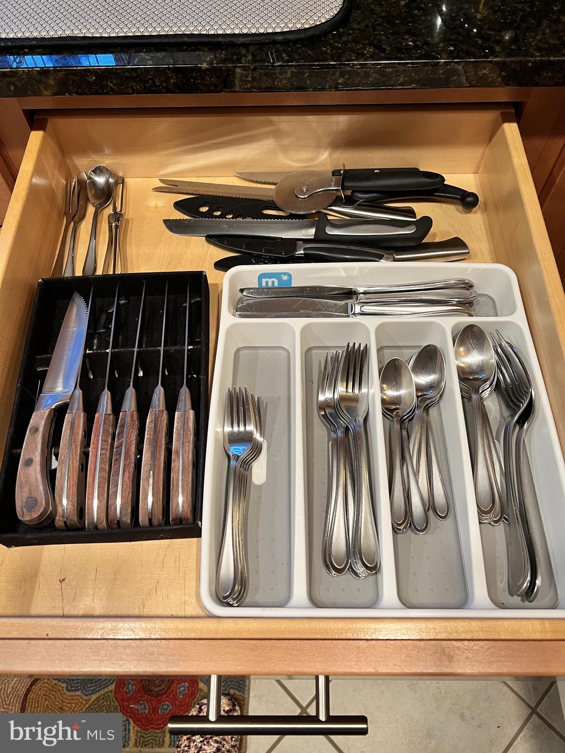 COLONIAL ACRES - Residential Lease