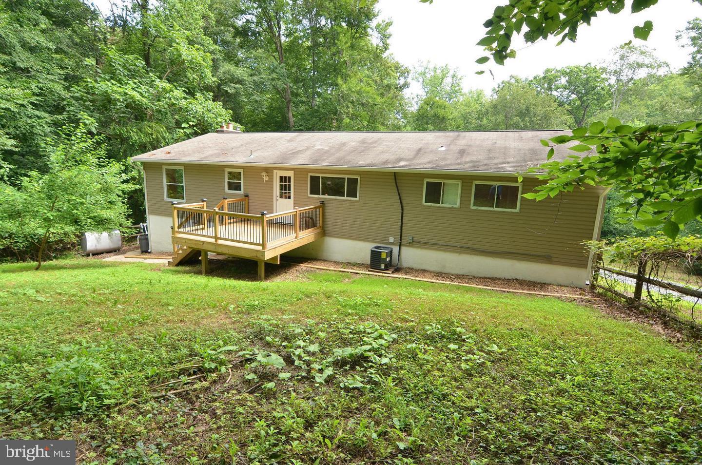 COLONIAL ACRES - Residential Lease