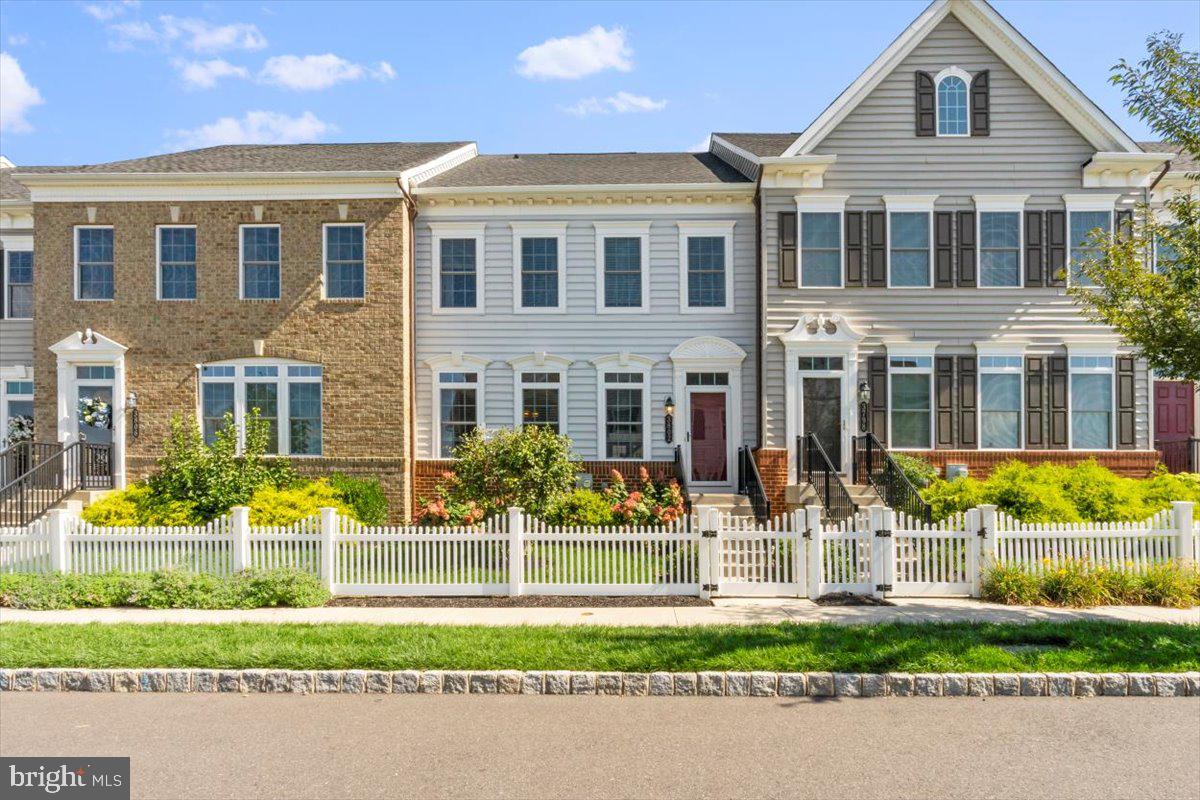 CARRIAGE HILL - Residential