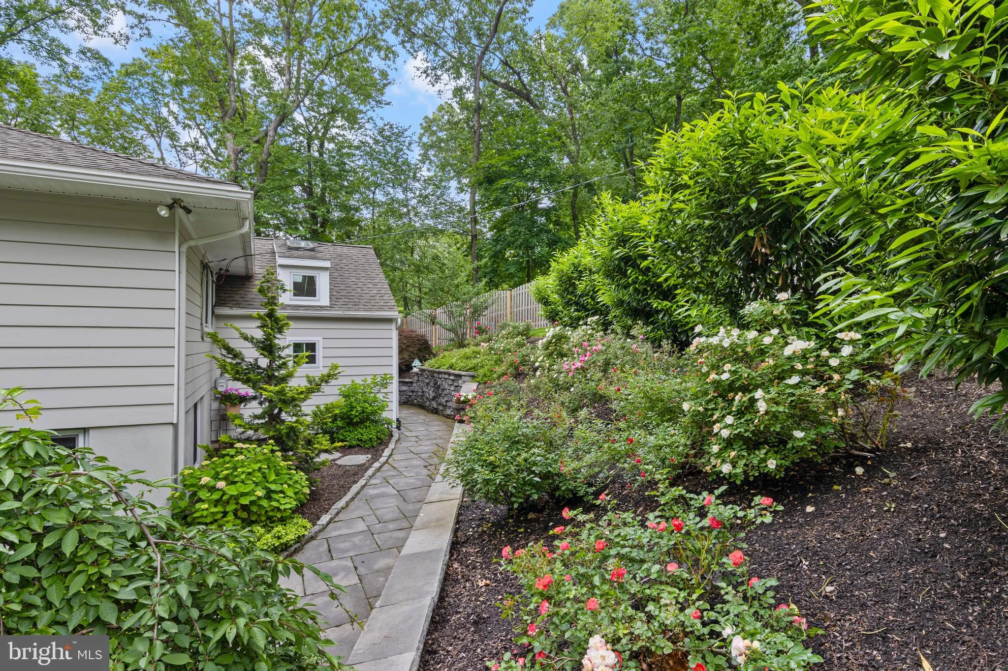 Wayne, Pennsylvania 19087, United States, 4 Bedrooms Bedrooms, ,3 BathroomsBathrooms,Residential,Contingent,143202