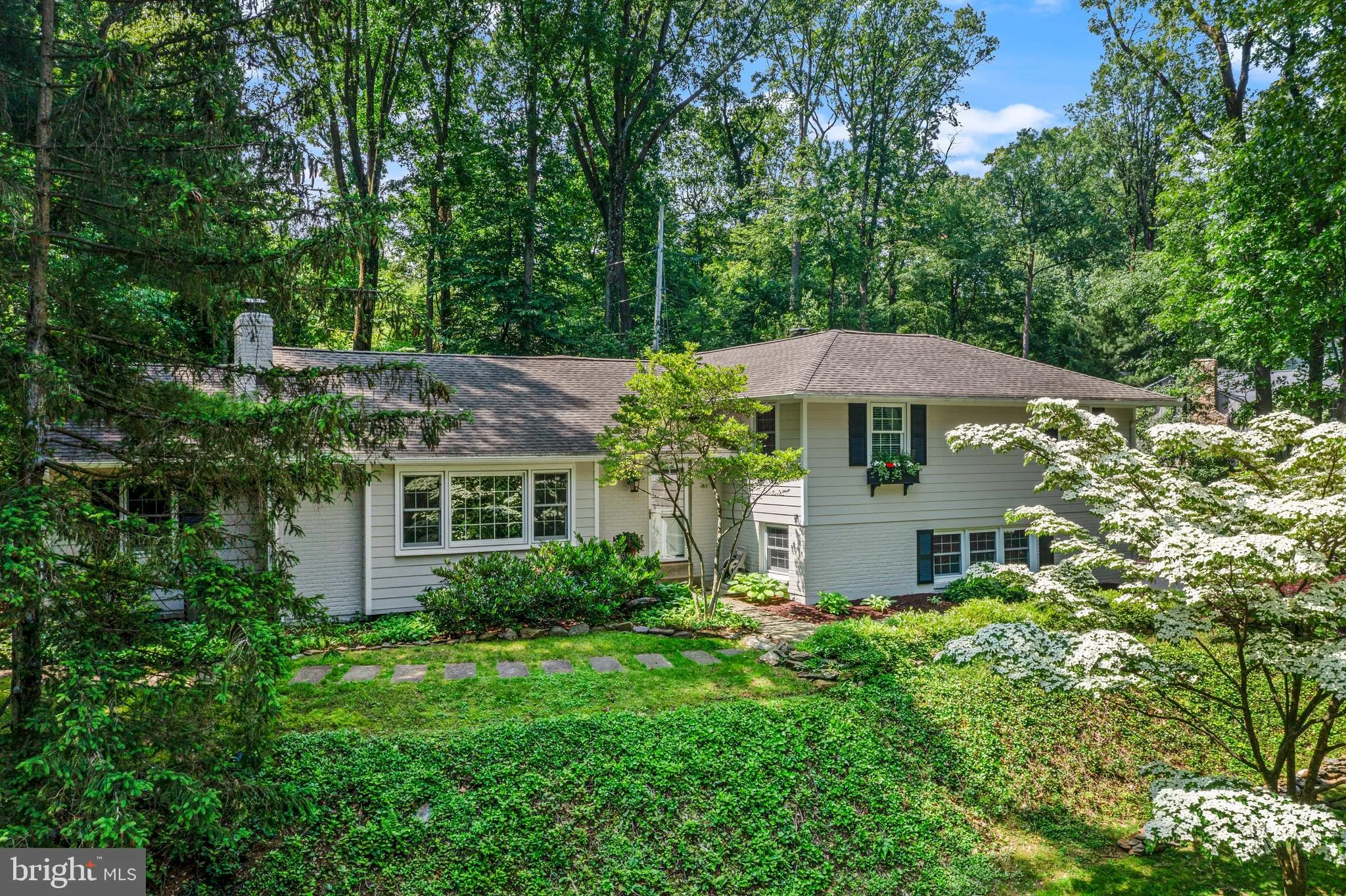 Wayne, Pennsylvania 19087, United States, 4 Bedrooms Bedrooms, ,3 BathroomsBathrooms,Residential,Contingent,143202