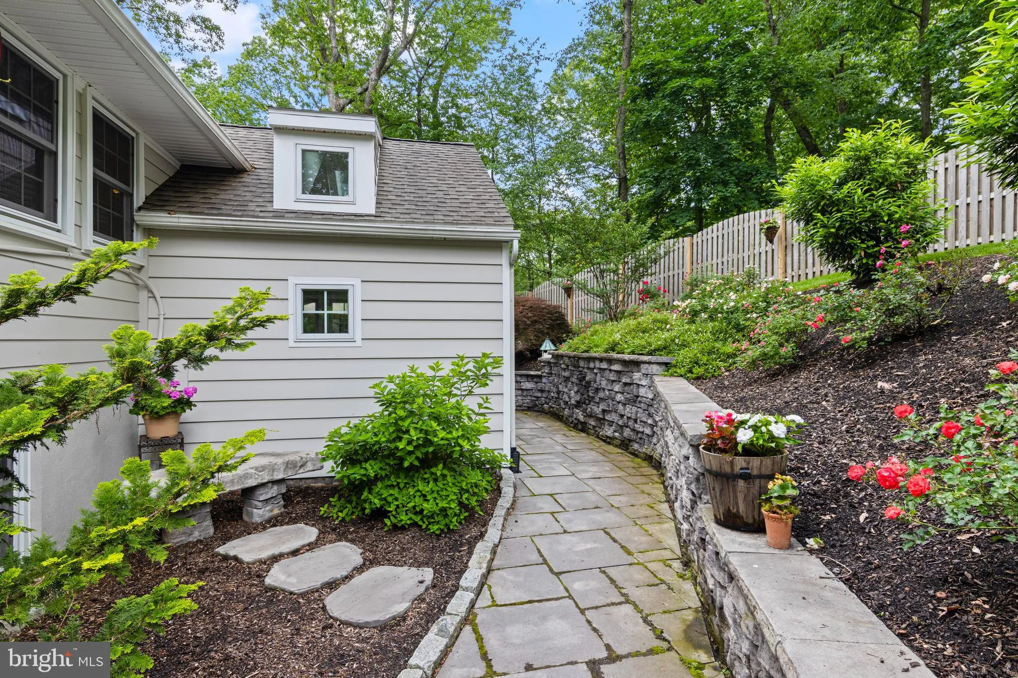 Wayne, Pennsylvania 19087, United States, 4 Bedrooms Bedrooms, ,3 BathroomsBathrooms,Residential,Contingent,143202