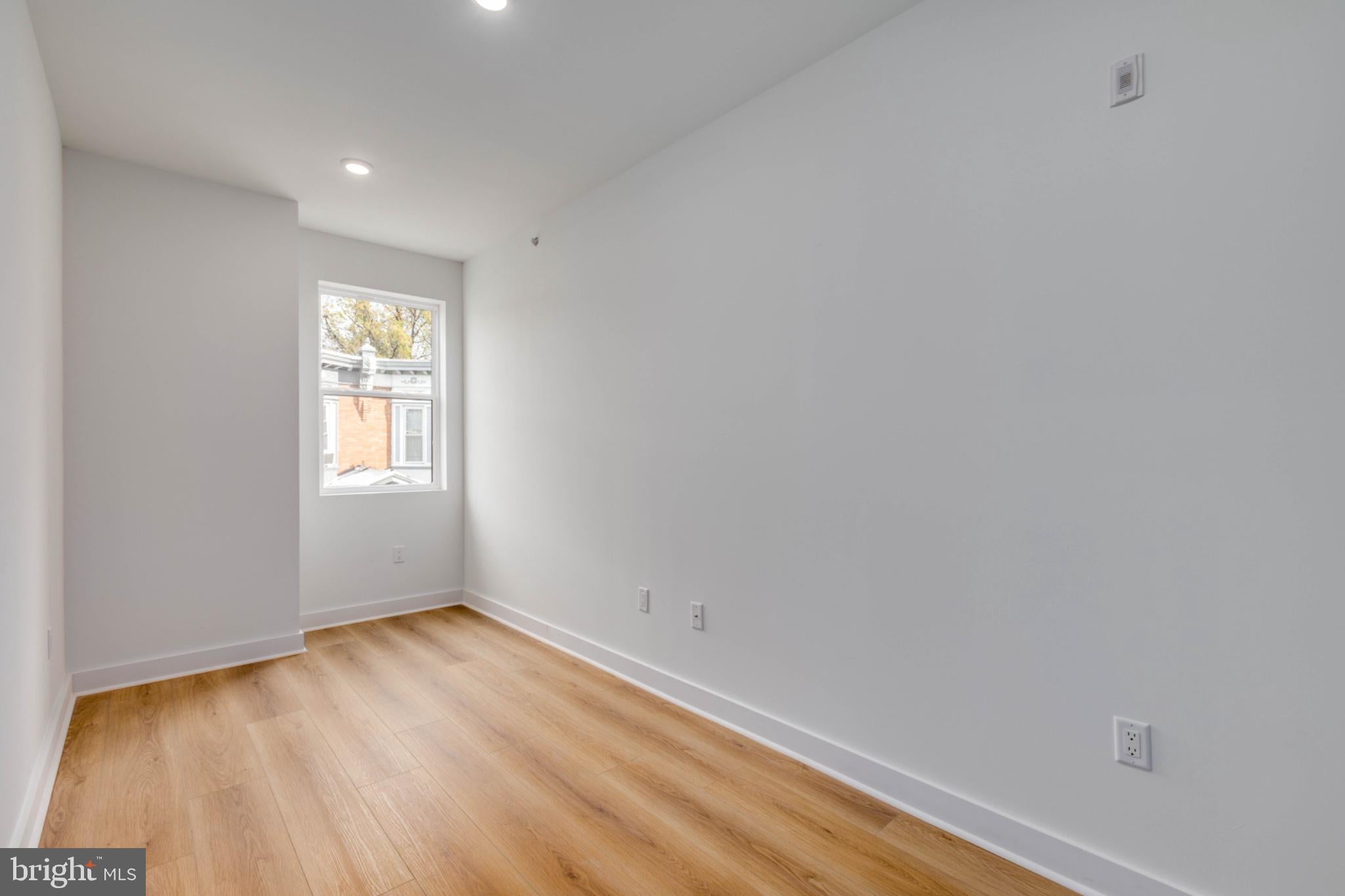 1224 W SILVER STREET 2