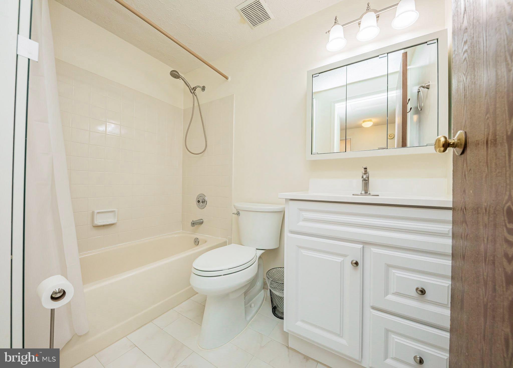 SPRING GROVE FARM - Residential Lease