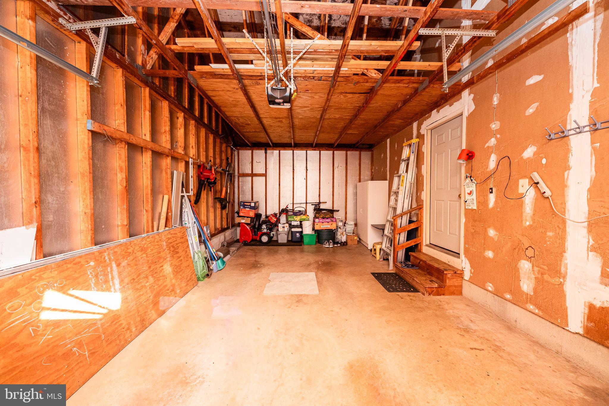 SPRING GROVE FARM - Residential Lease