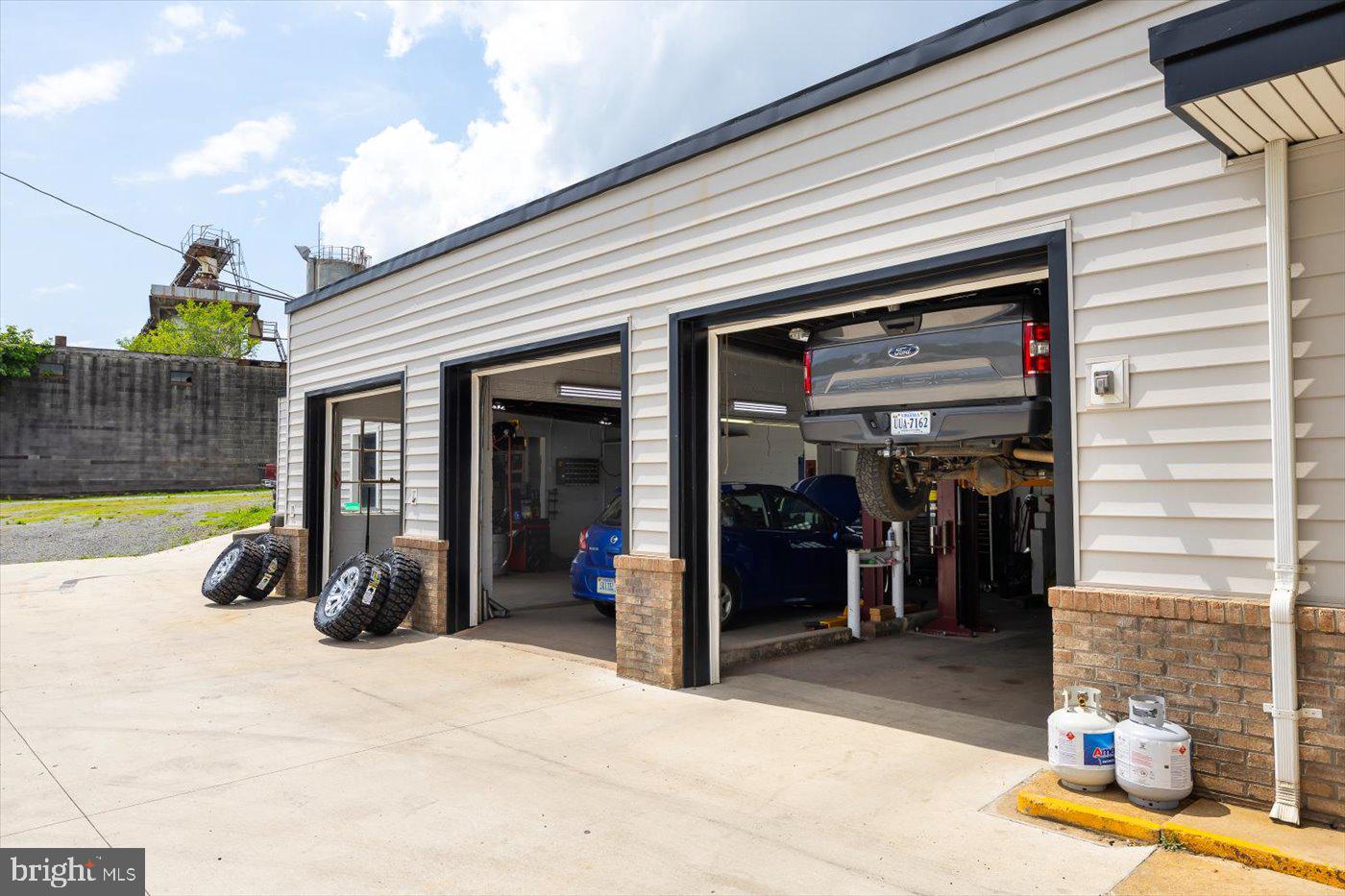 275 BERRY HILL ROAD