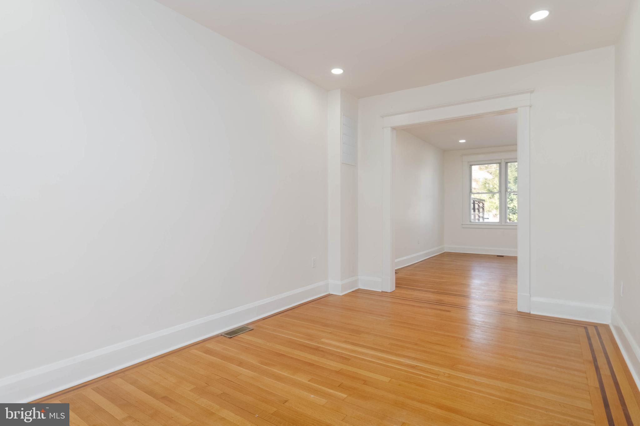 MEDFIELD - Residential