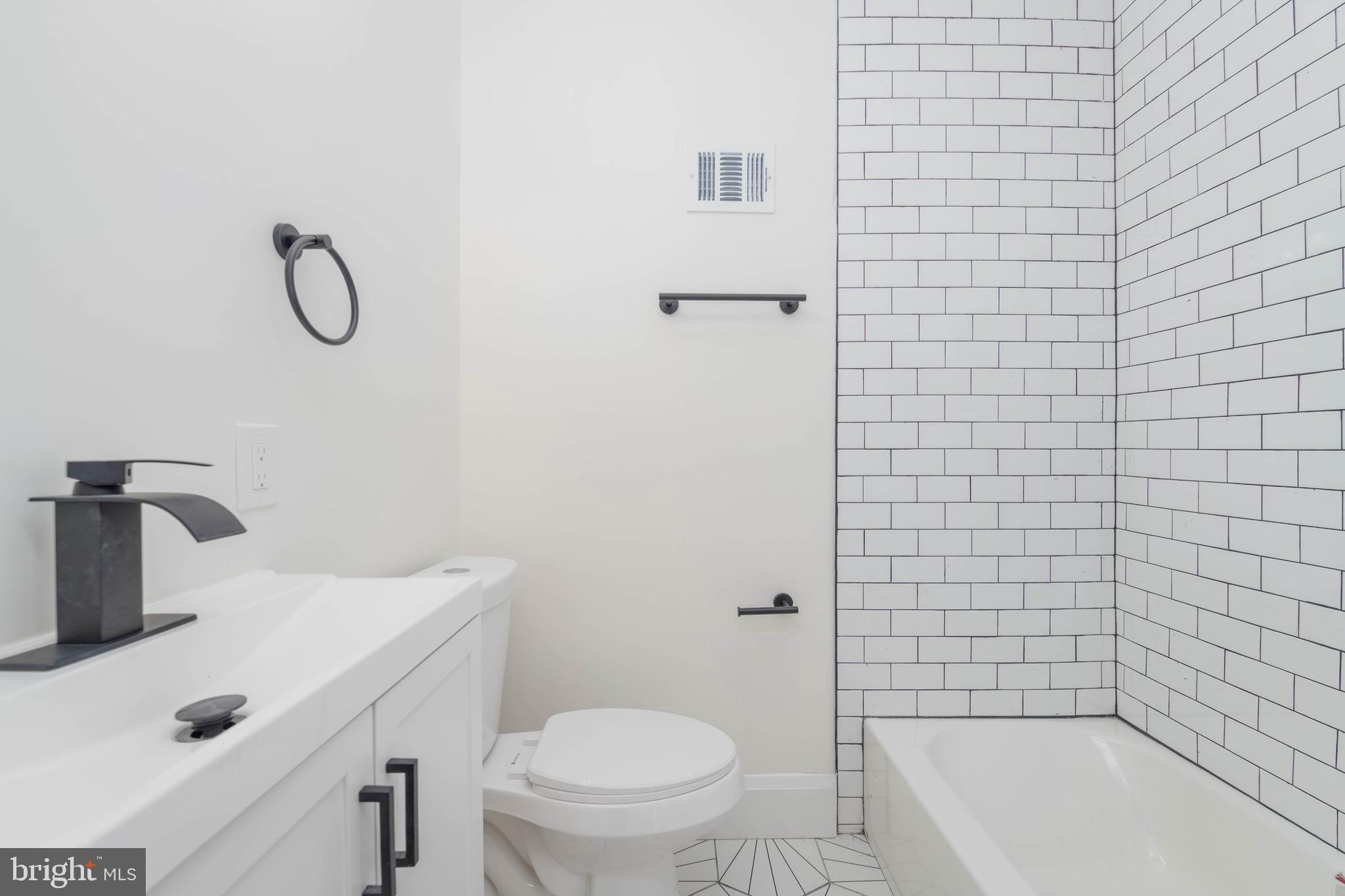 MEDFIELD - Residential