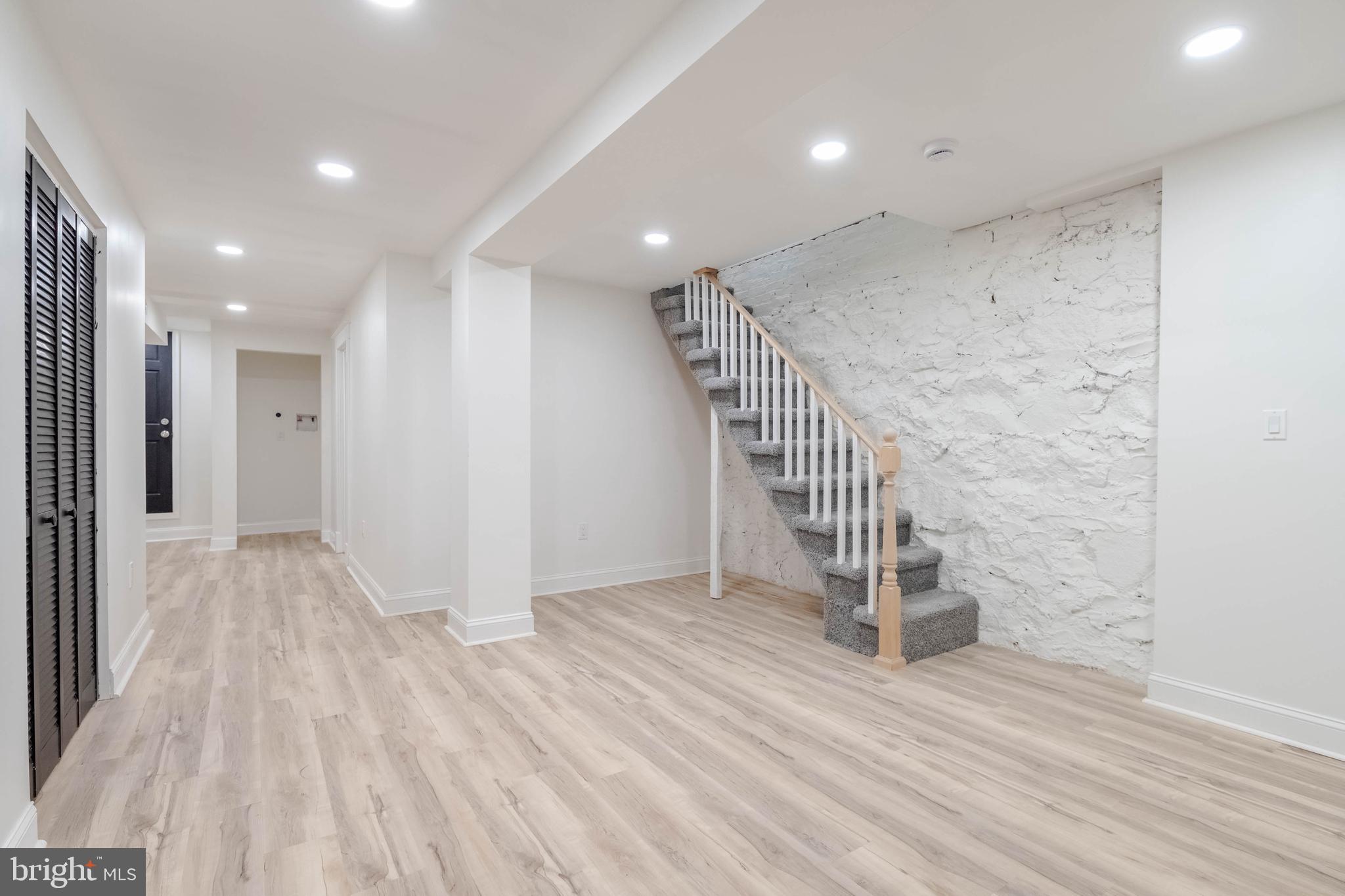 MEDFIELD - Residential