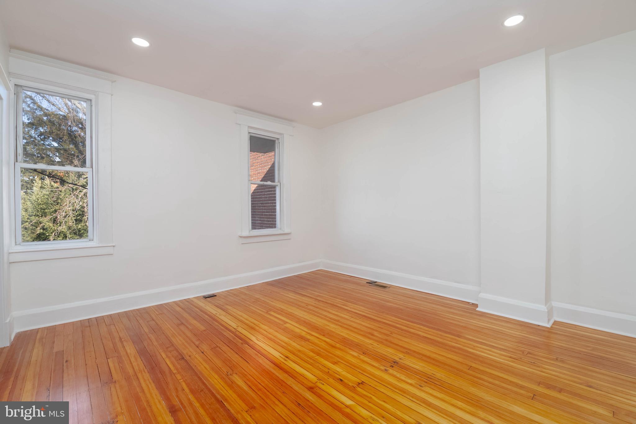 MEDFIELD - Residential