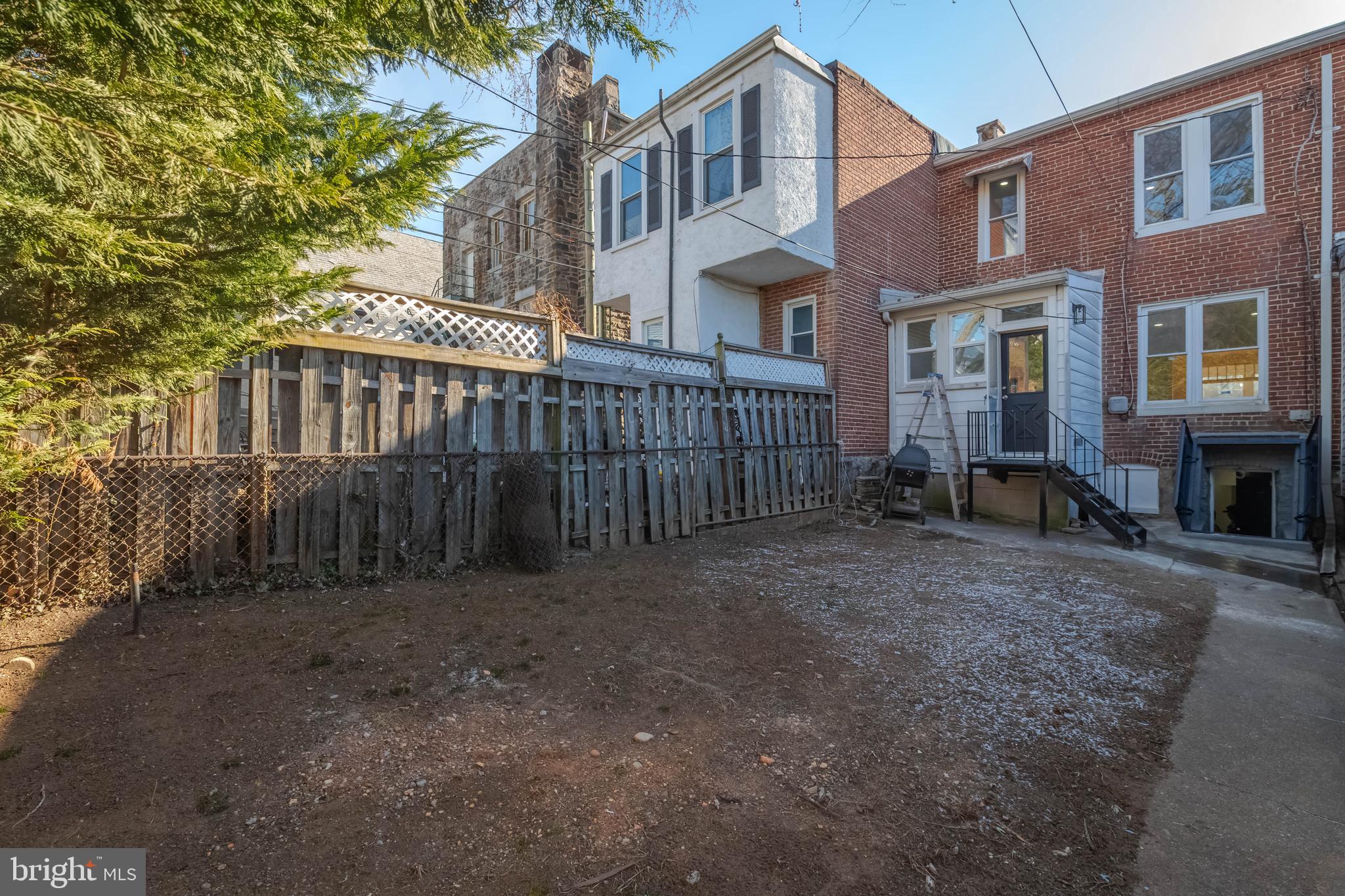 MEDFIELD - Residential