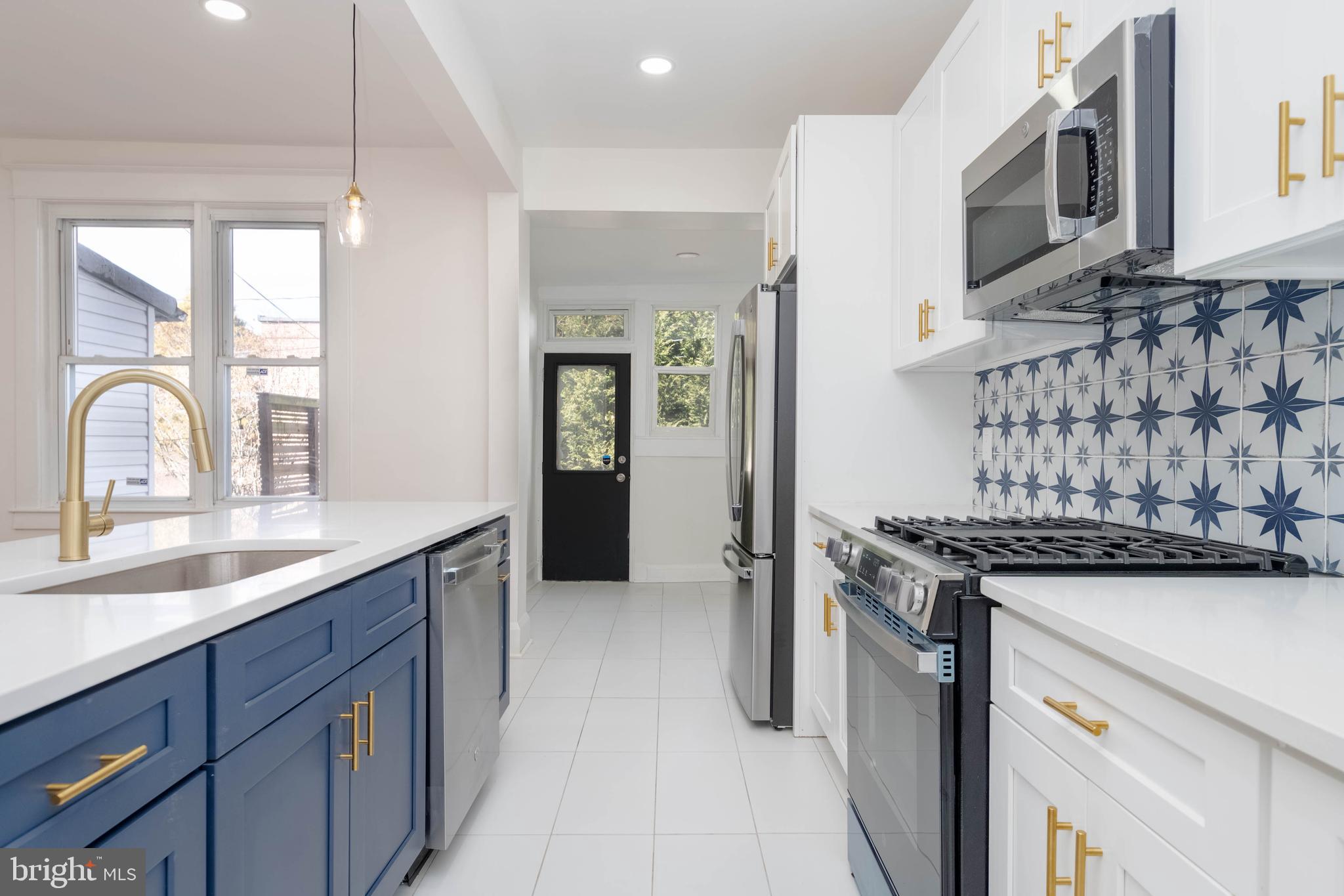 MEDFIELD - Residential