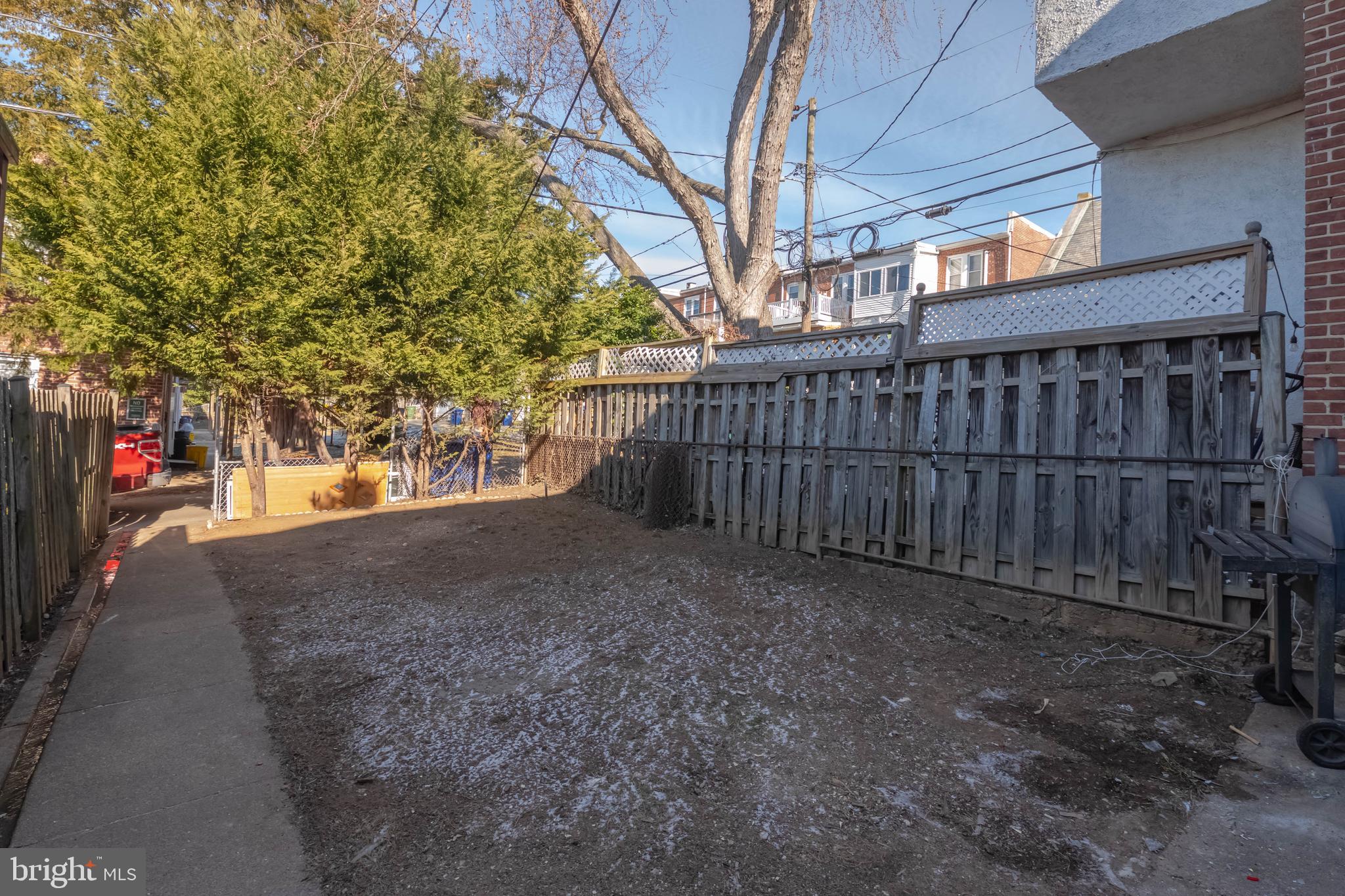 MEDFIELD - Residential