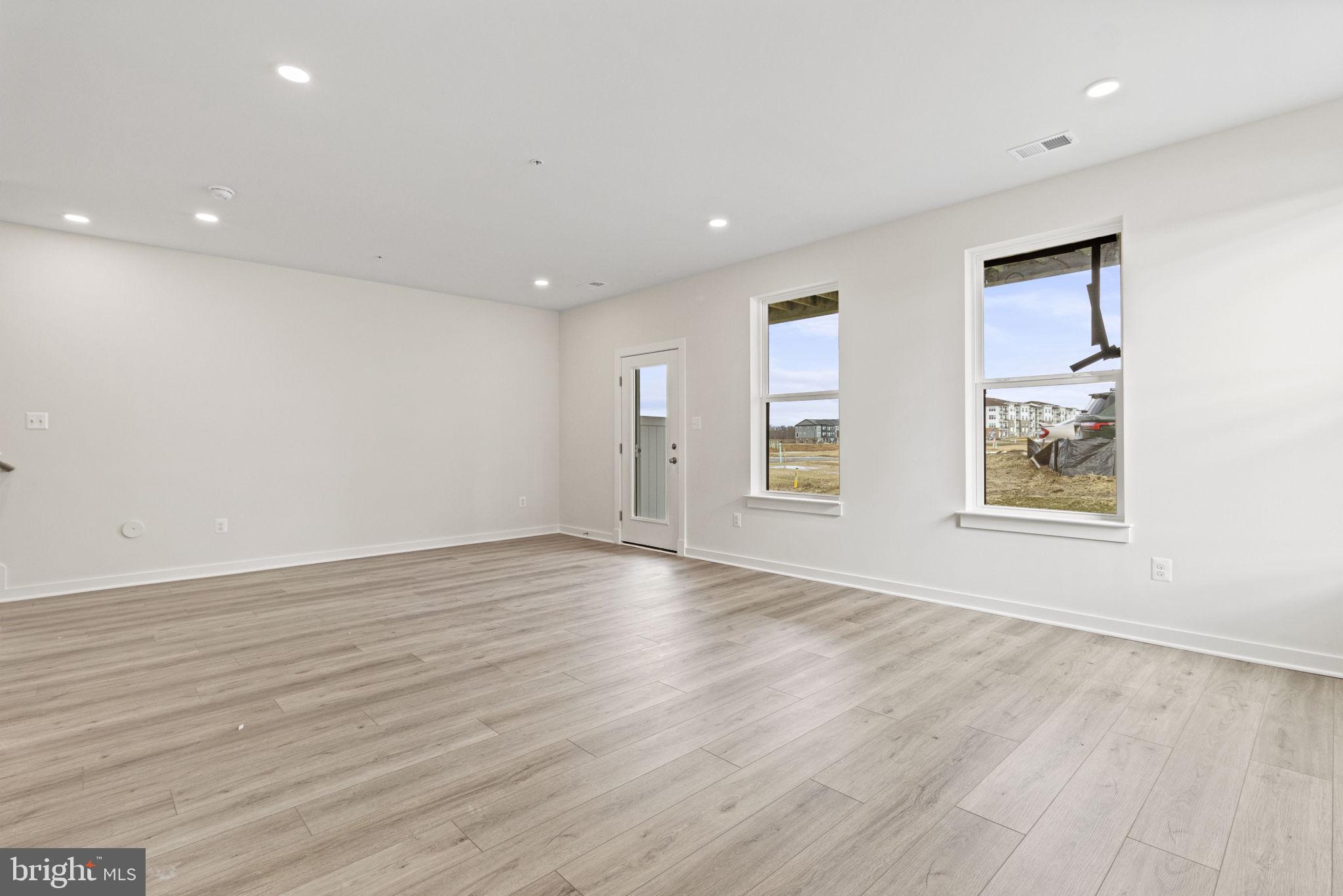 SOUTHLAKE - Residential