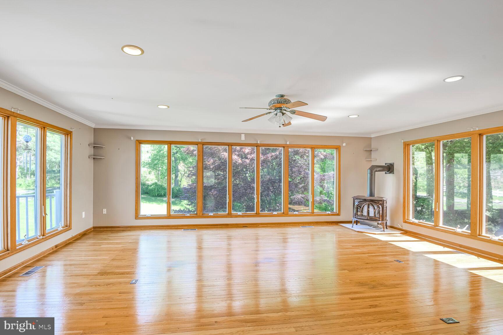 1129 GENERALS HIGHWAY