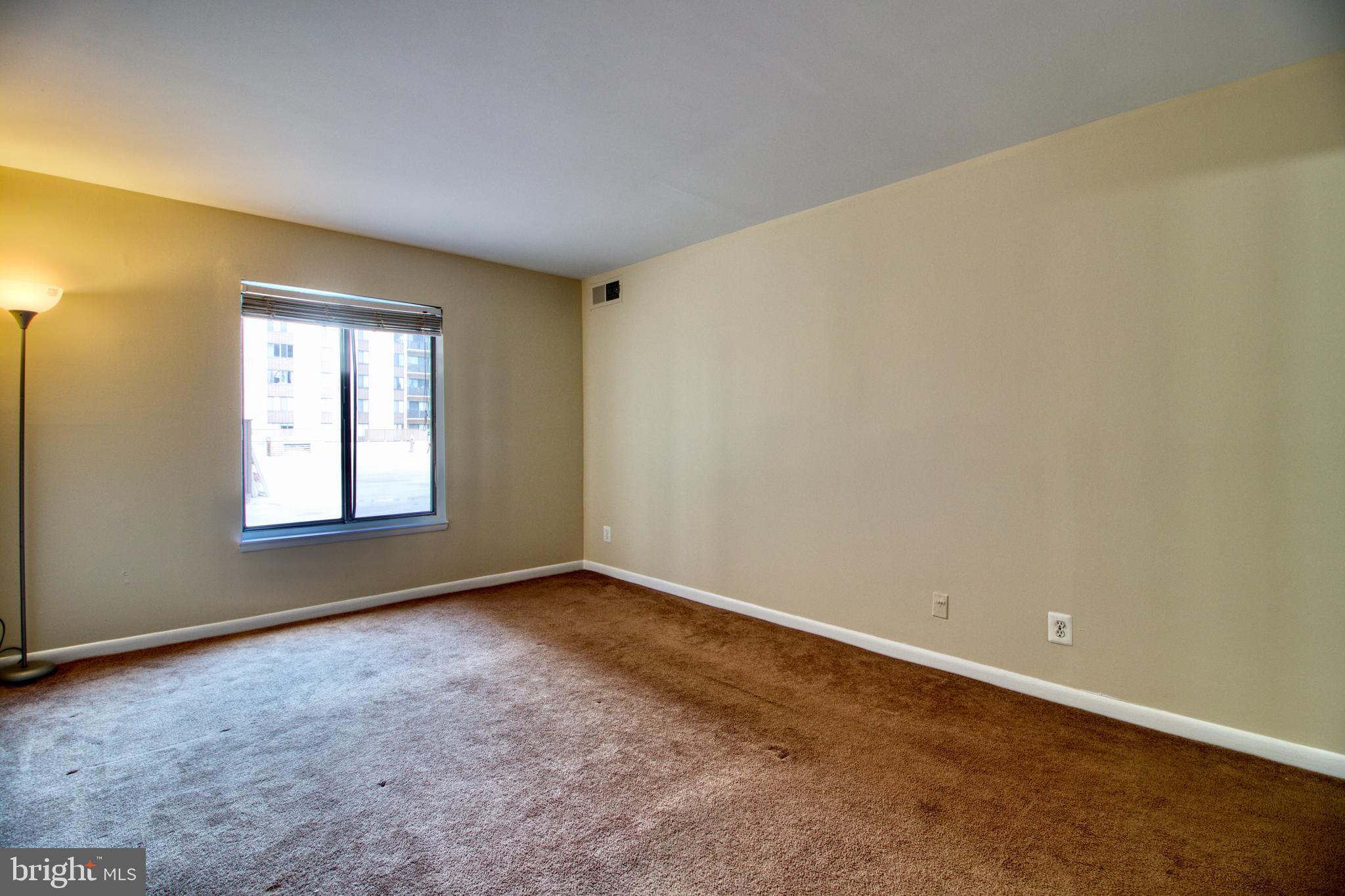 WOODLAKE TOWERS - Residential