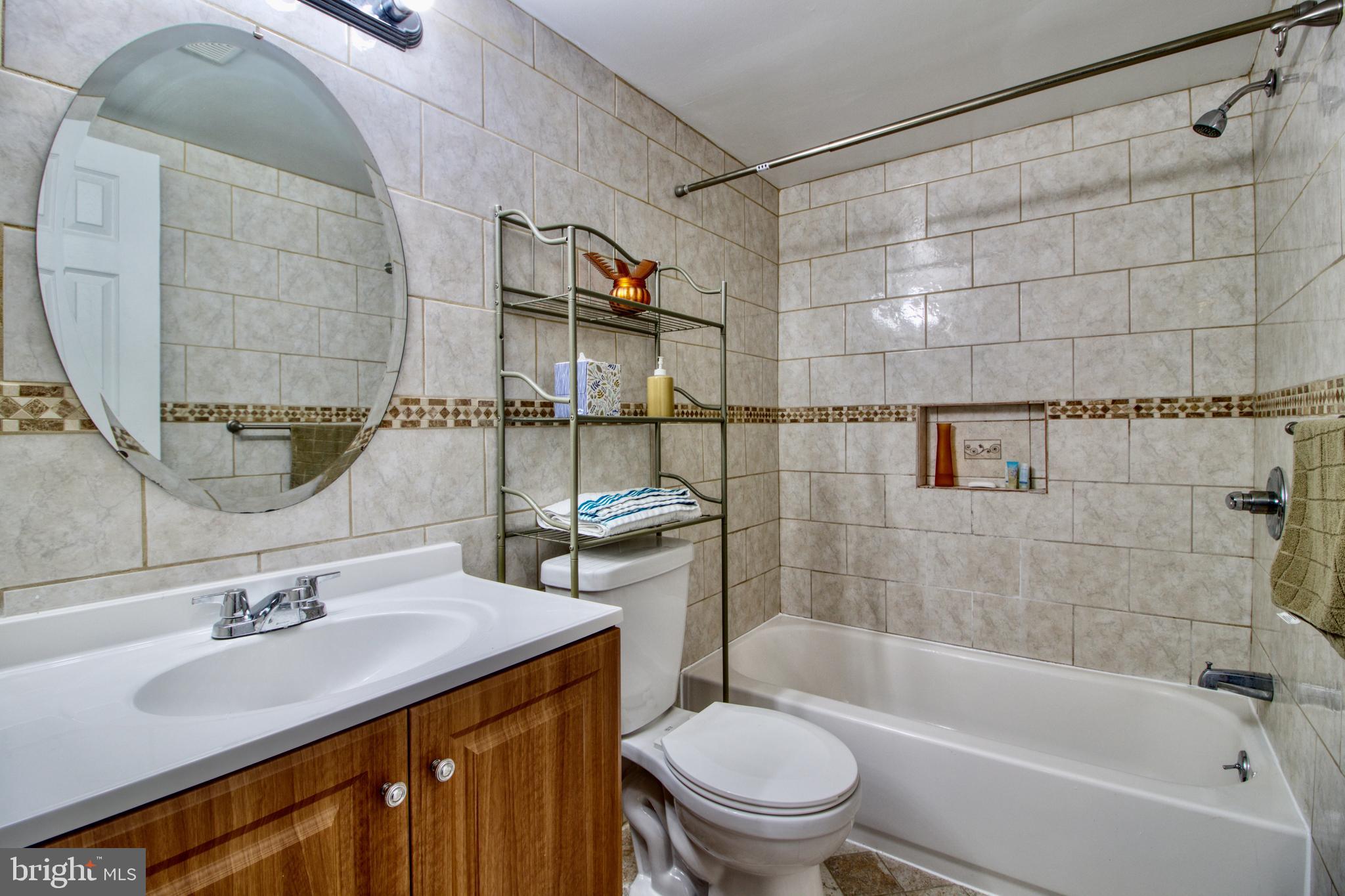 WOODLAKE TOWERS - Residential