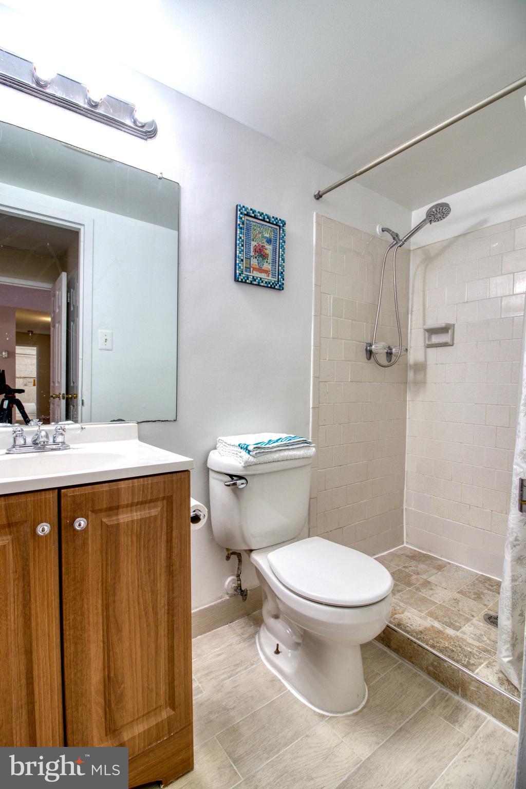 WOODLAKE TOWERS - Residential