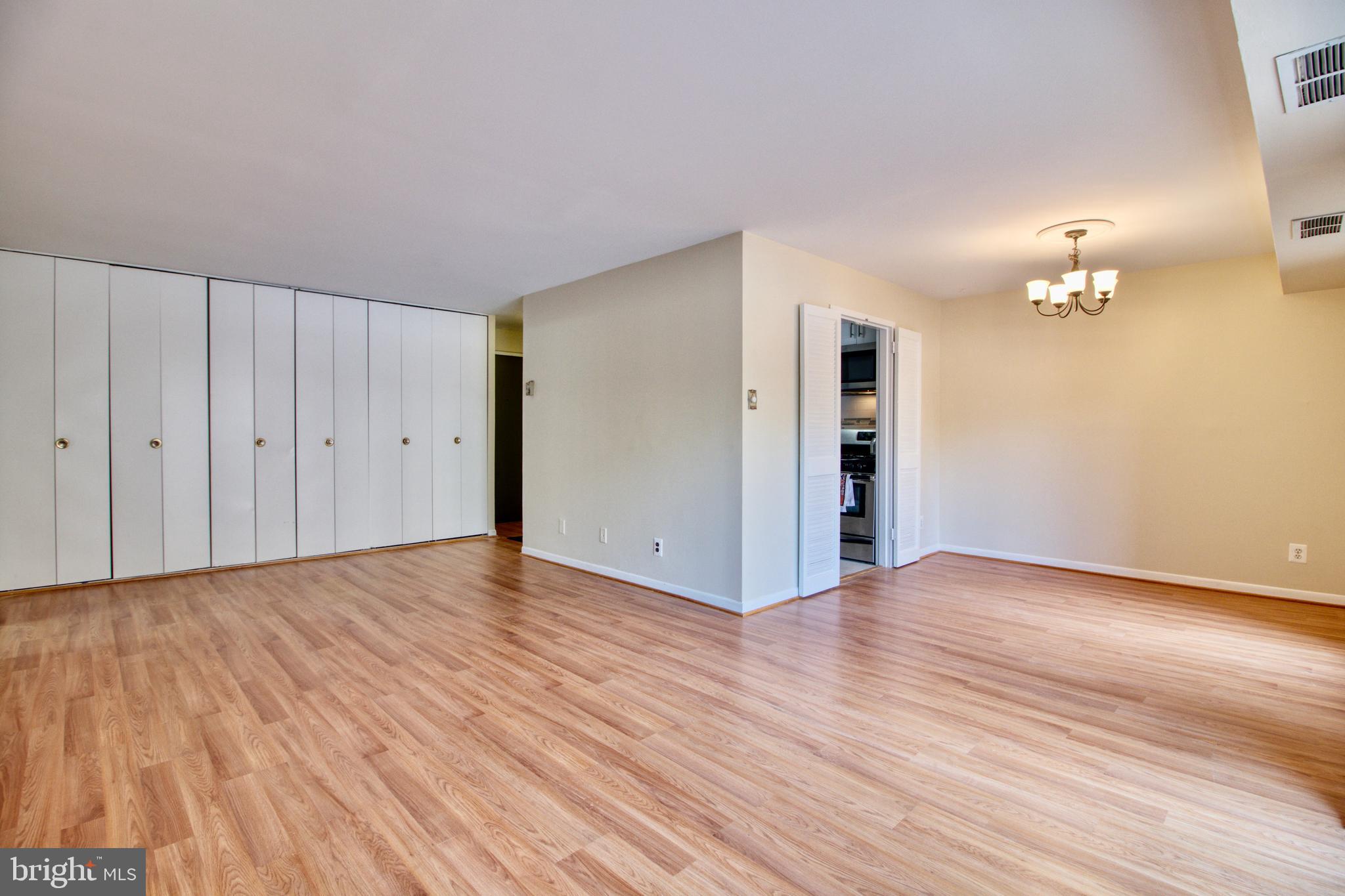 WOODLAKE TOWERS - Residential