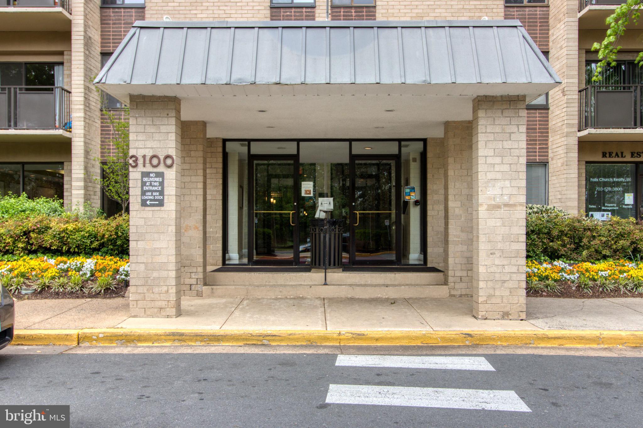 WOODLAKE TOWERS - Residential