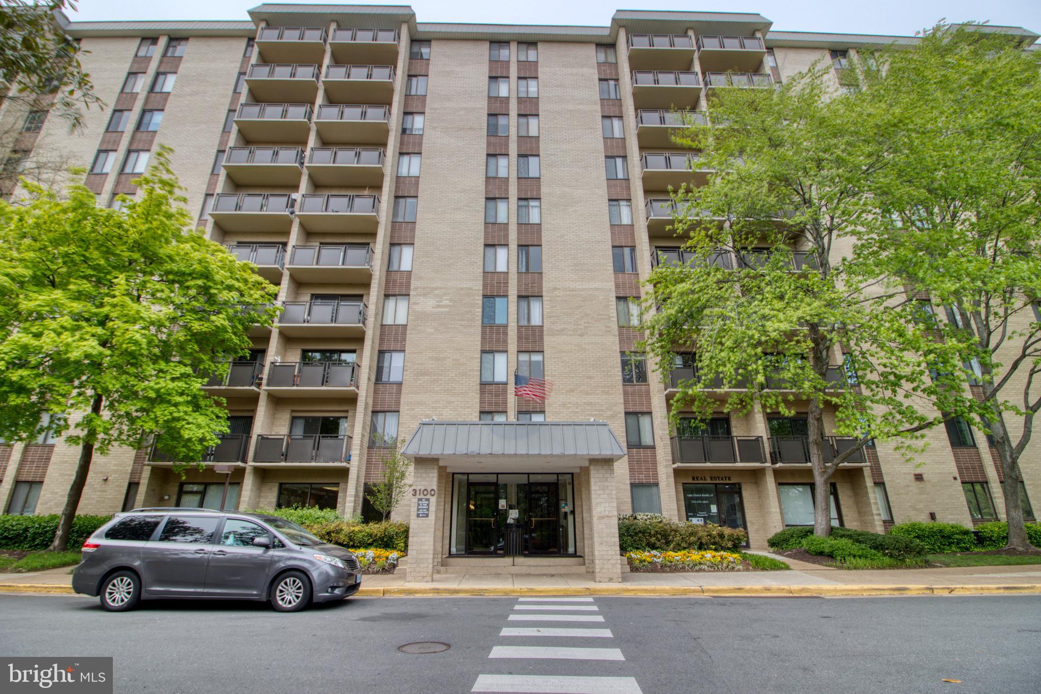 WOODLAKE TOWERS - Residential