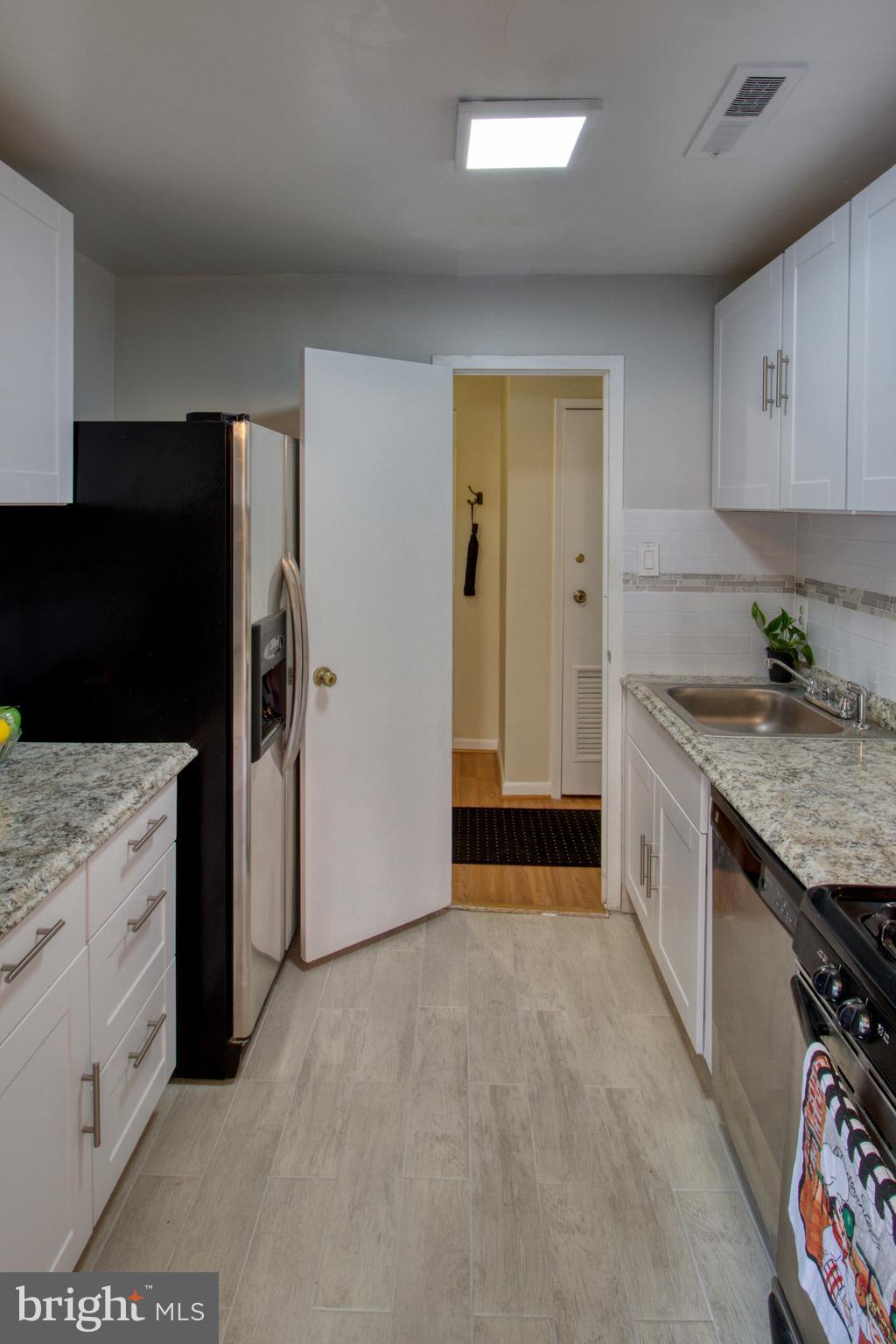 WOODLAKE TOWERS - Residential