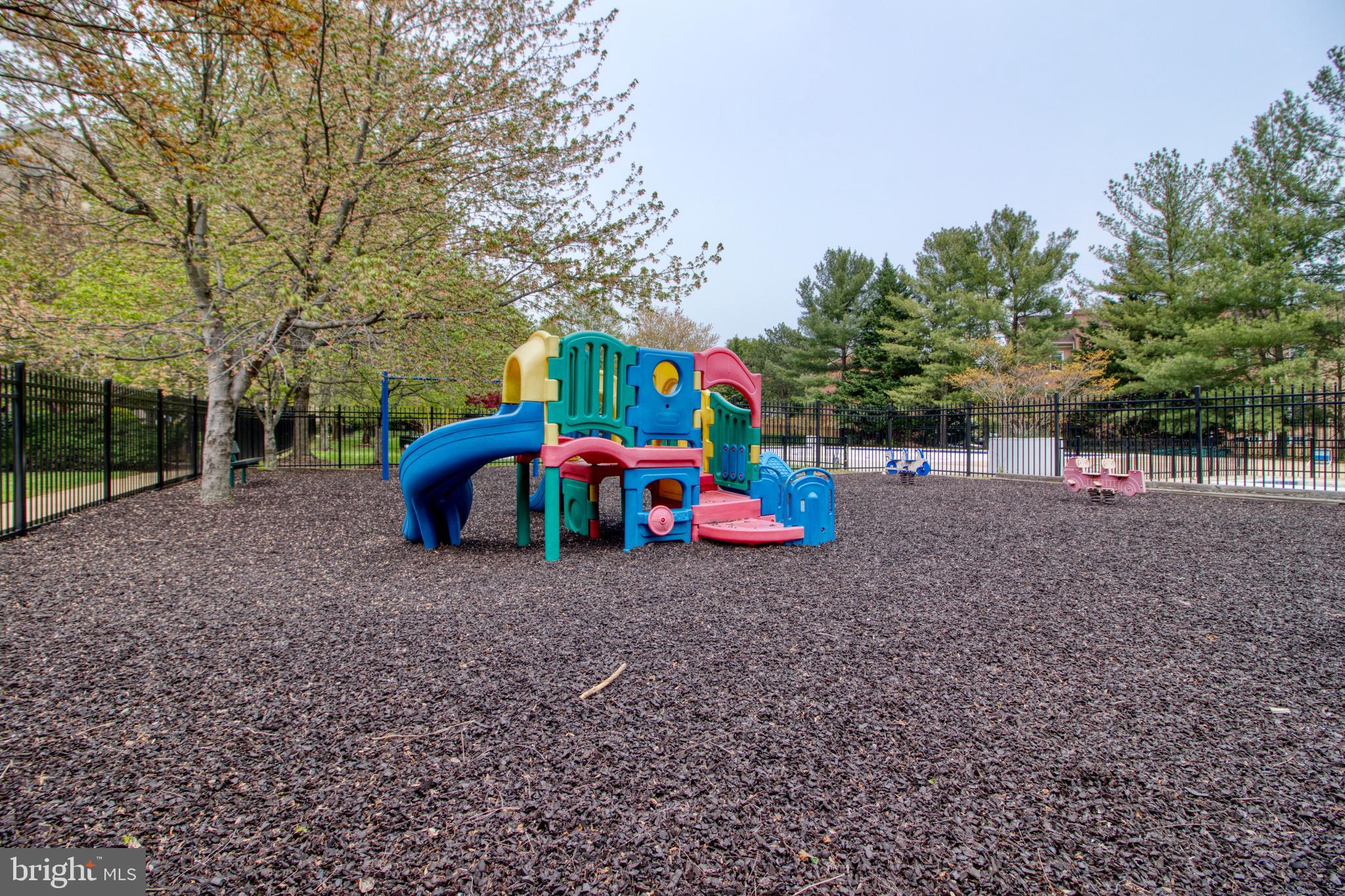 WOODLAKE TOWERS - Residential