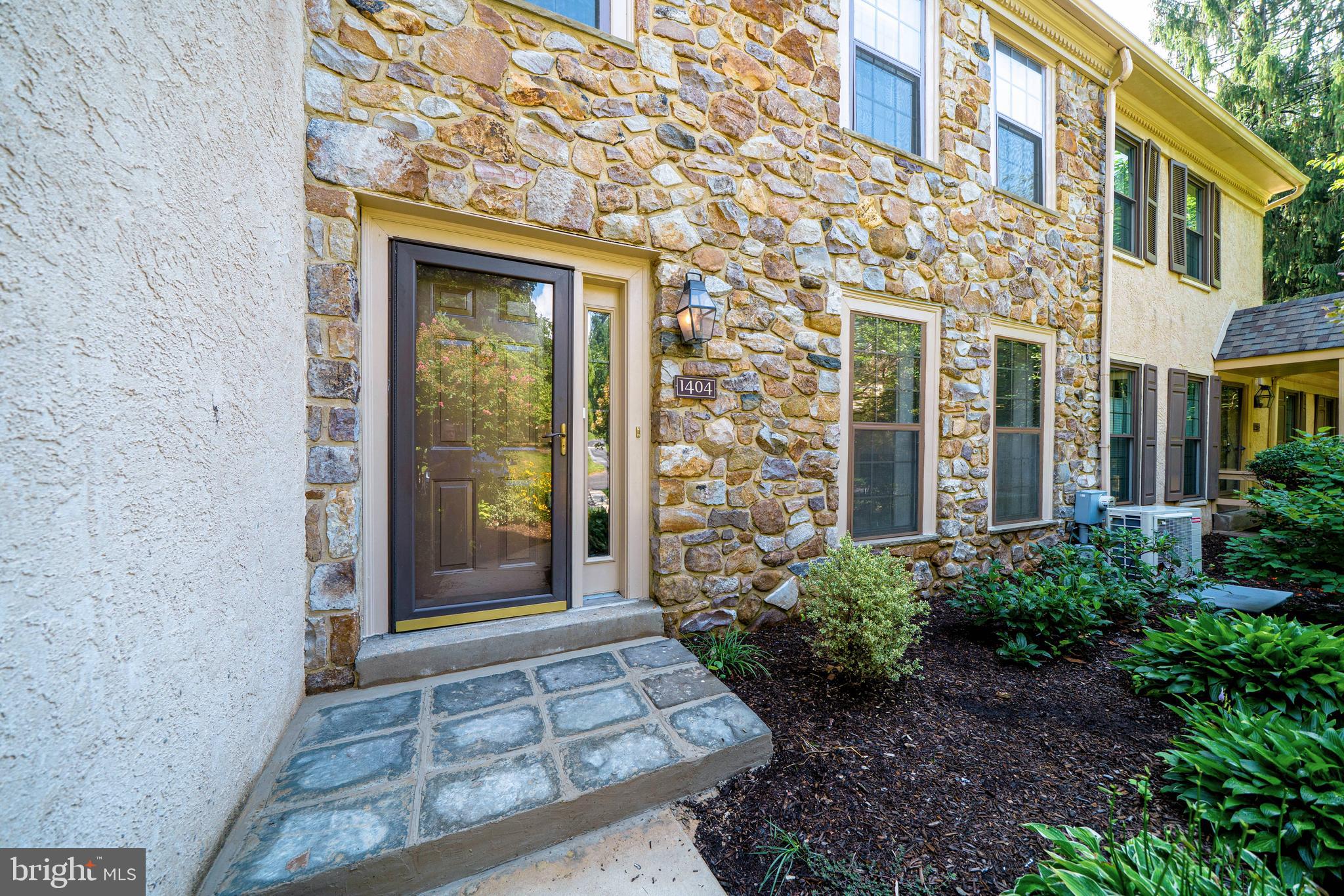 1404 WEATHERSTONE DRIVE