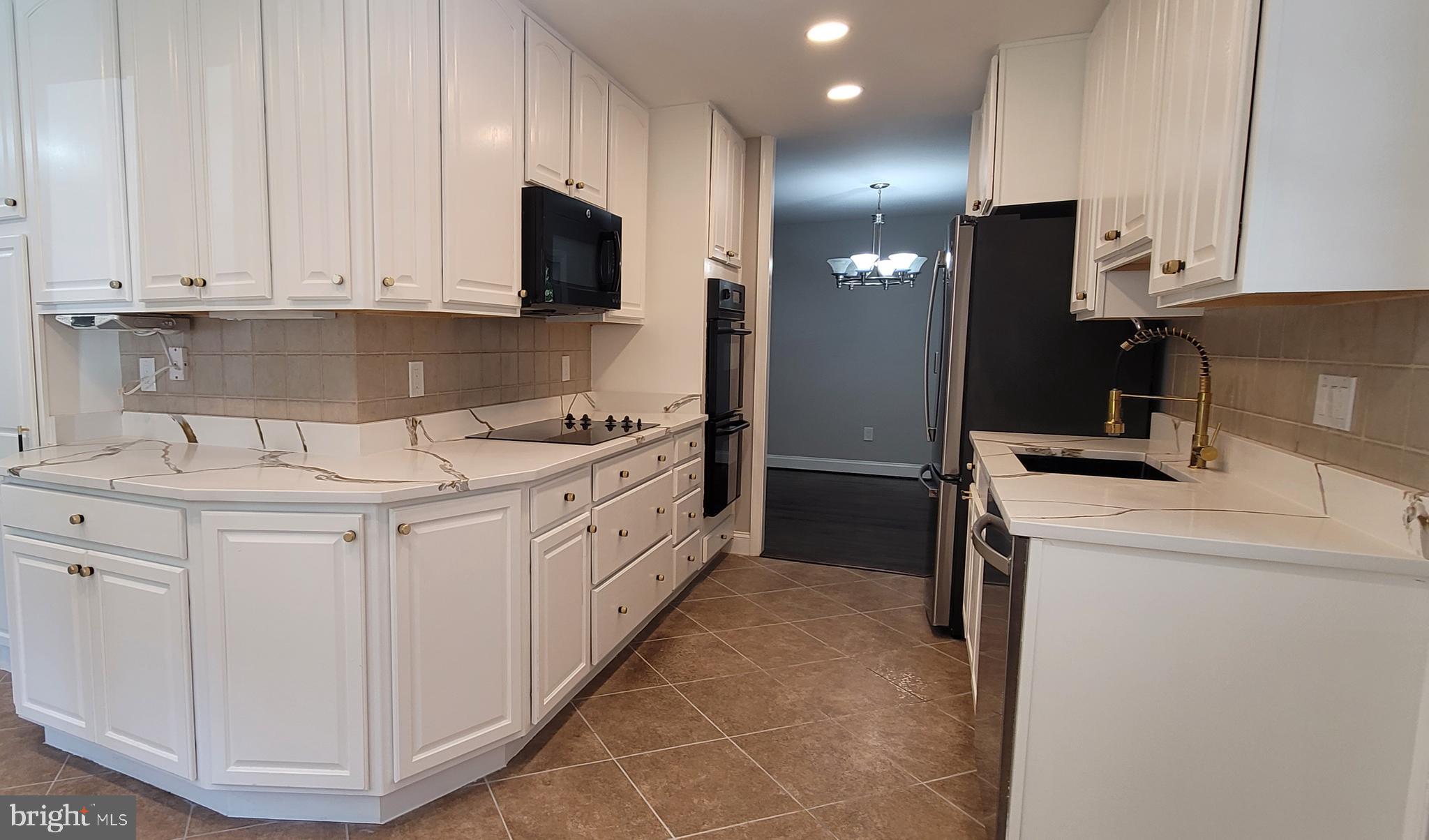 LAKE RIDGE - Residential