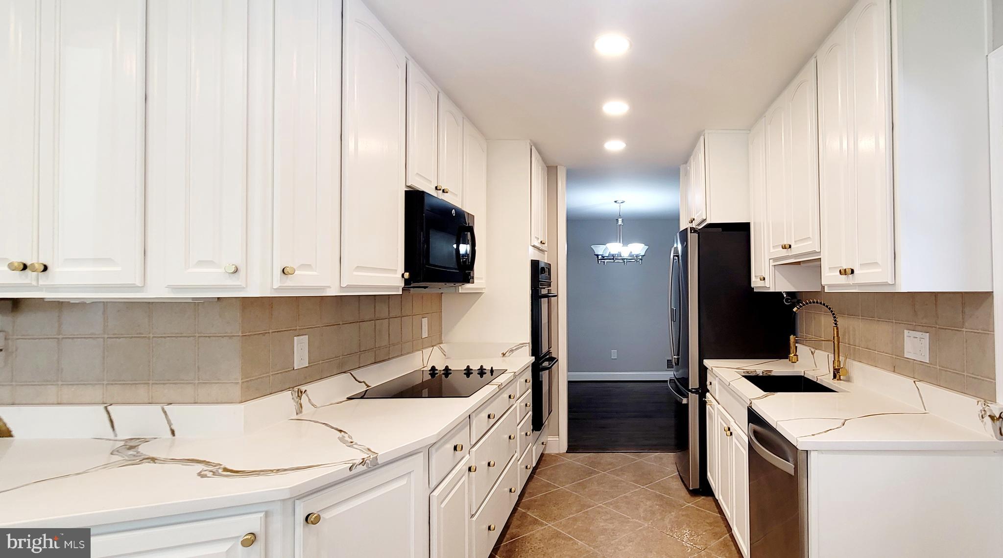 LAKE RIDGE - Residential