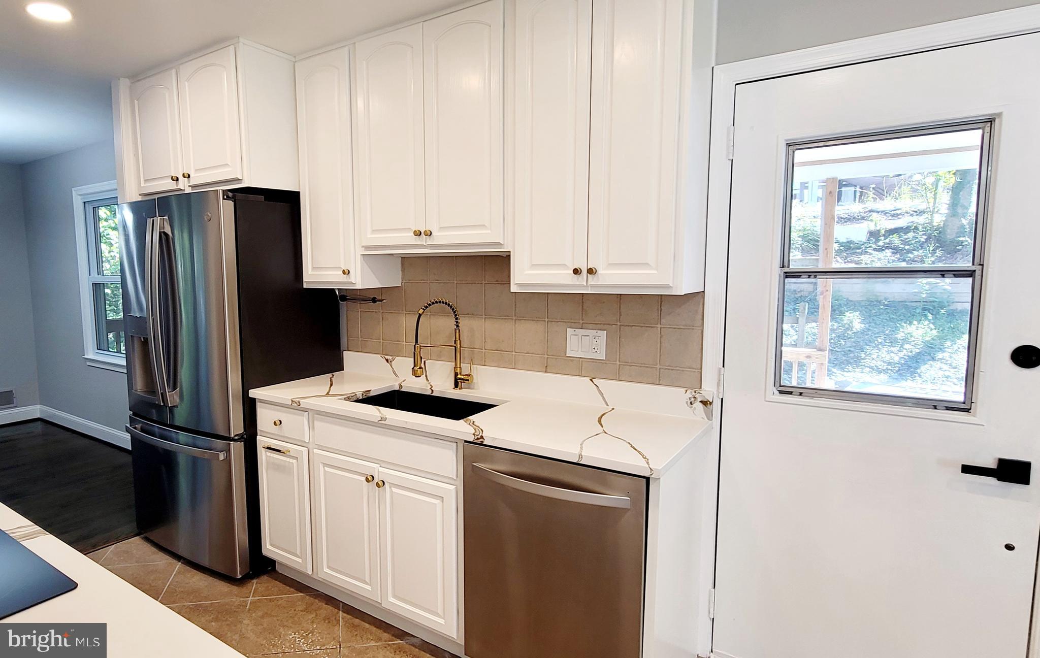 LAKE RIDGE - Residential