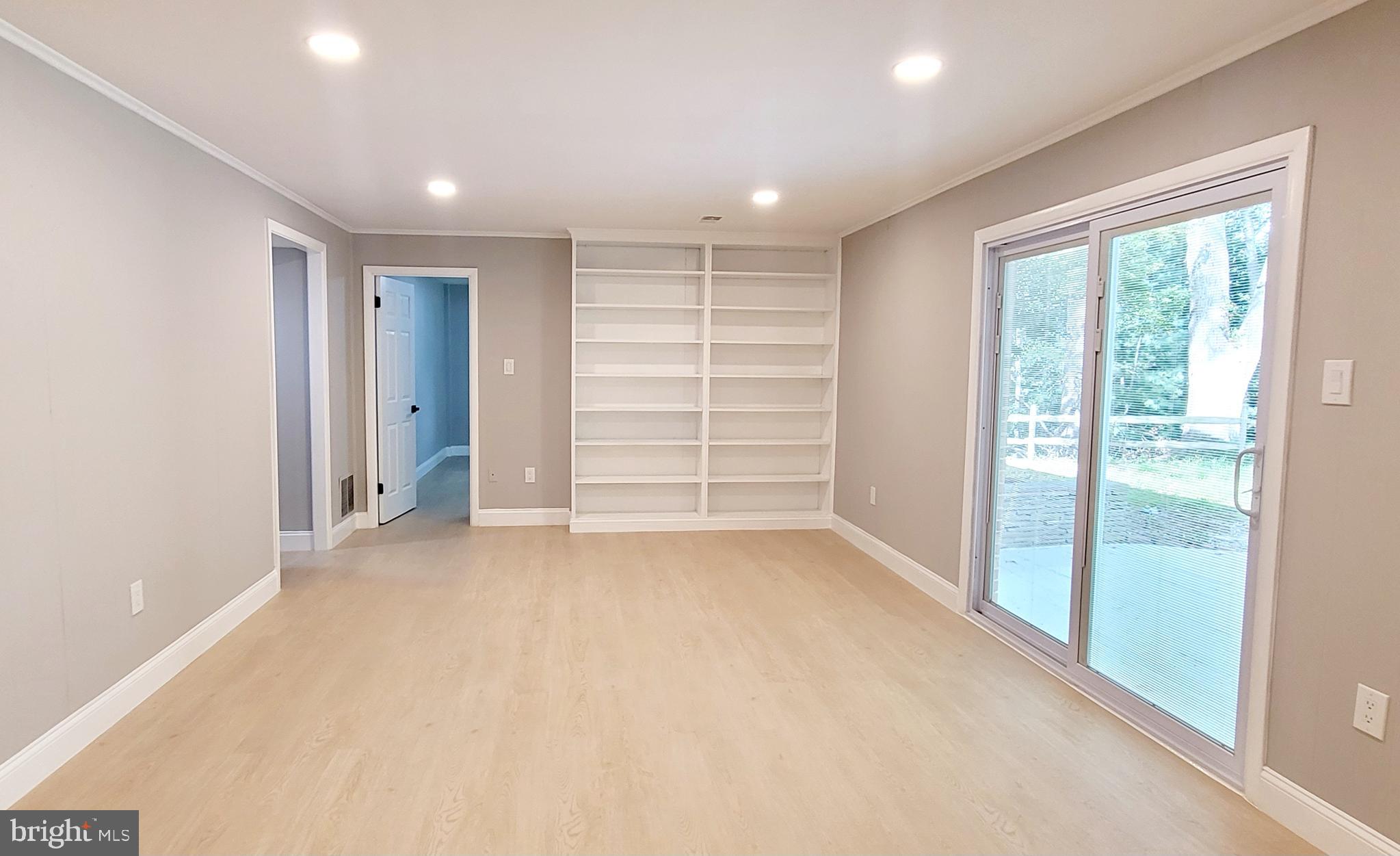 LAKE RIDGE - Residential