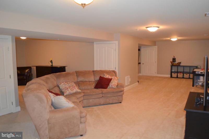 BROAD CREEK - Residential