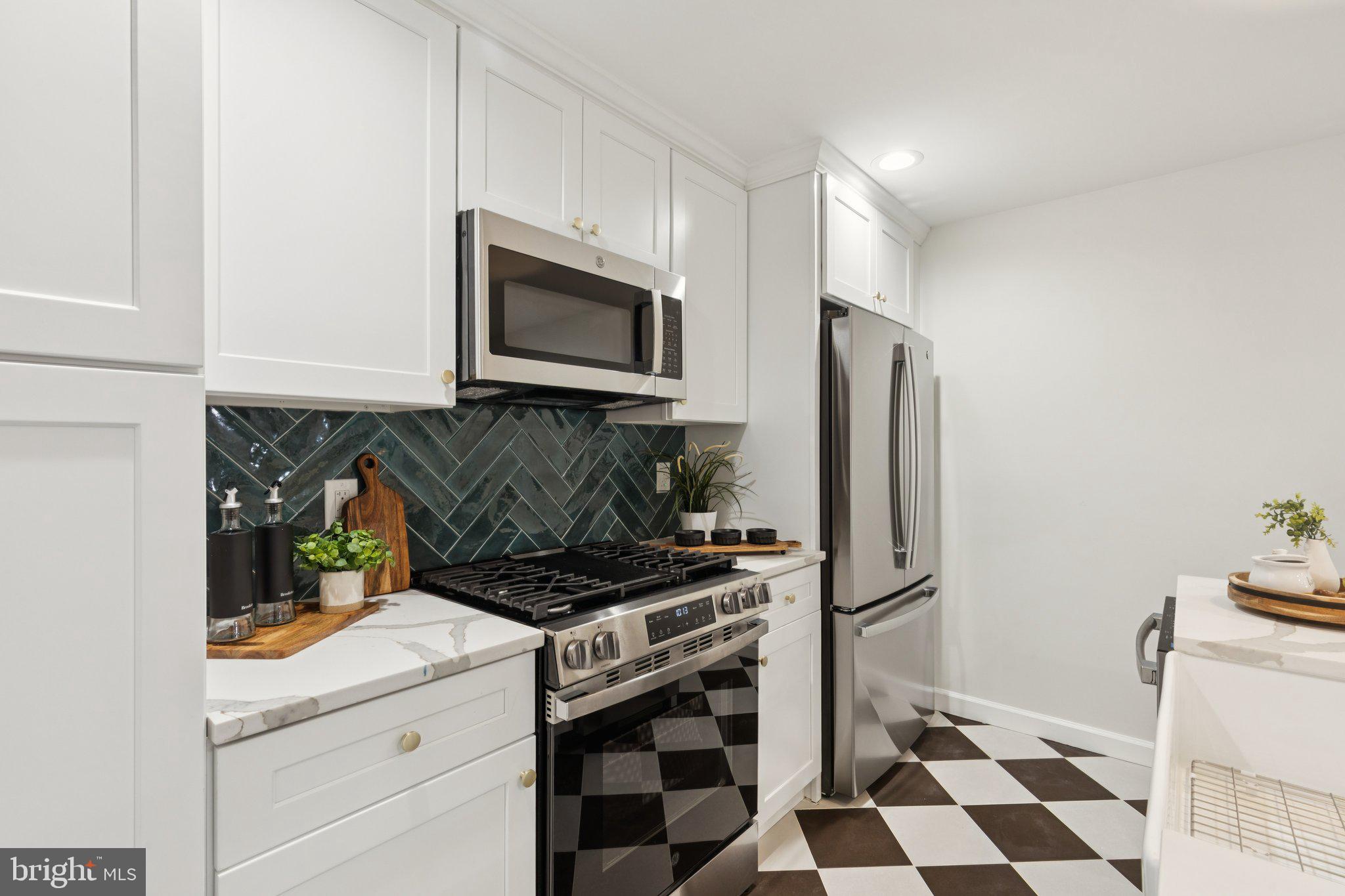 OLDE KENSINGTON - Residential