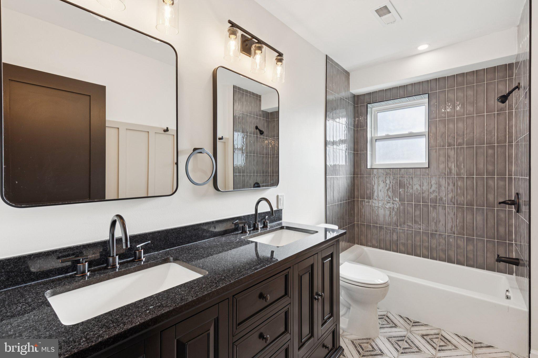 OLDE KENSINGTON - Residential