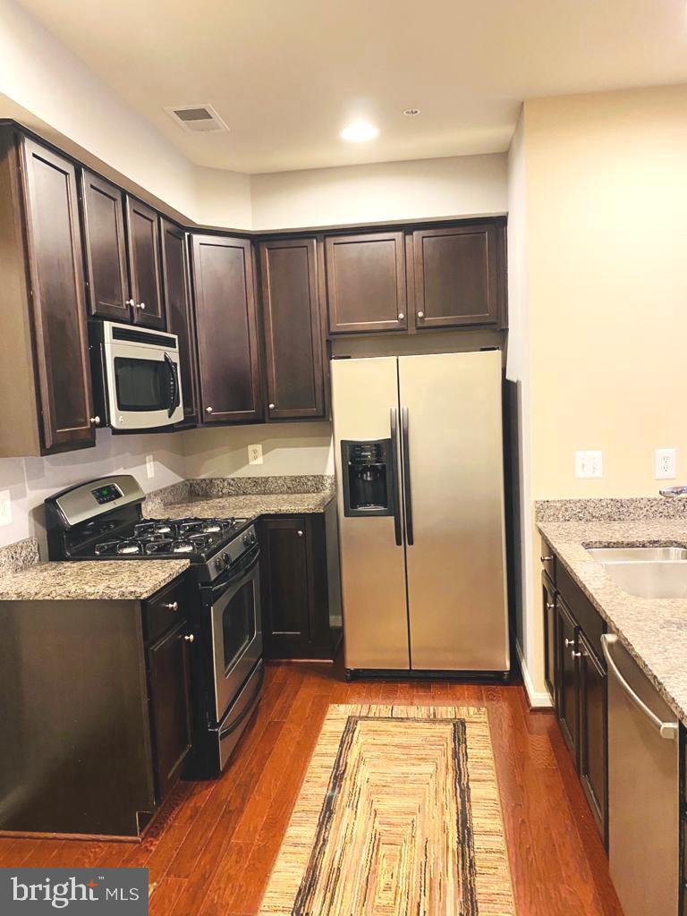 MADISON CRESCENT - Residential Lease