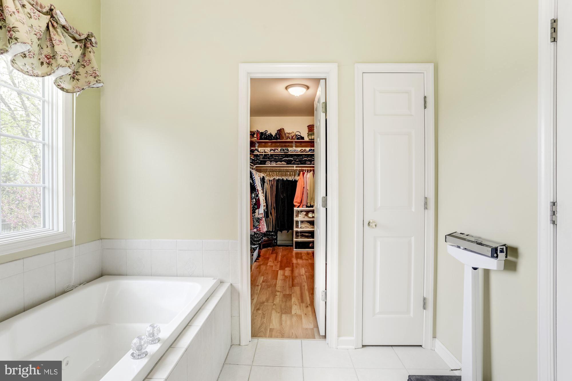 PEMBROKE GROVE - Residential