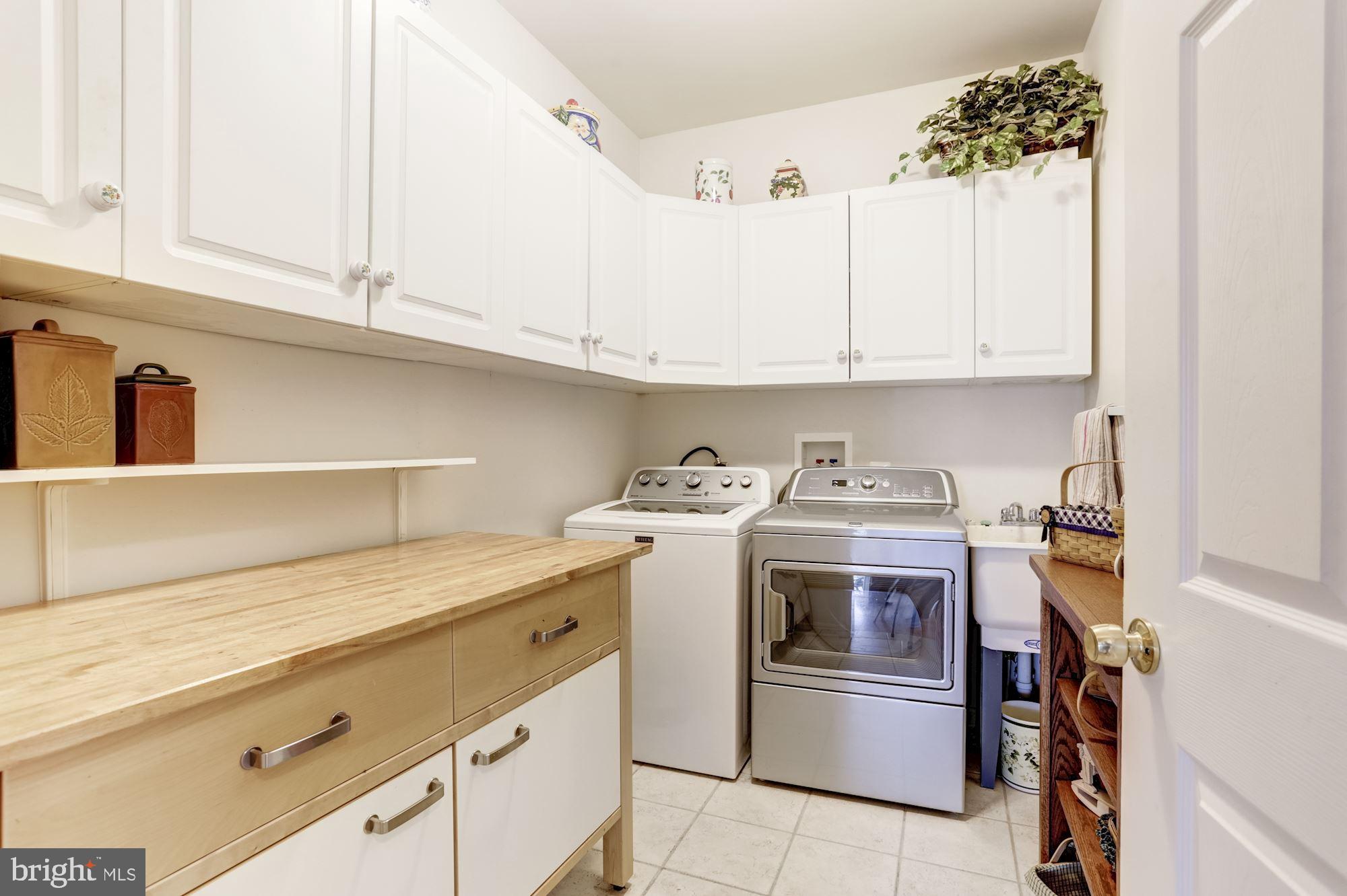 PEMBROKE GROVE - Residential