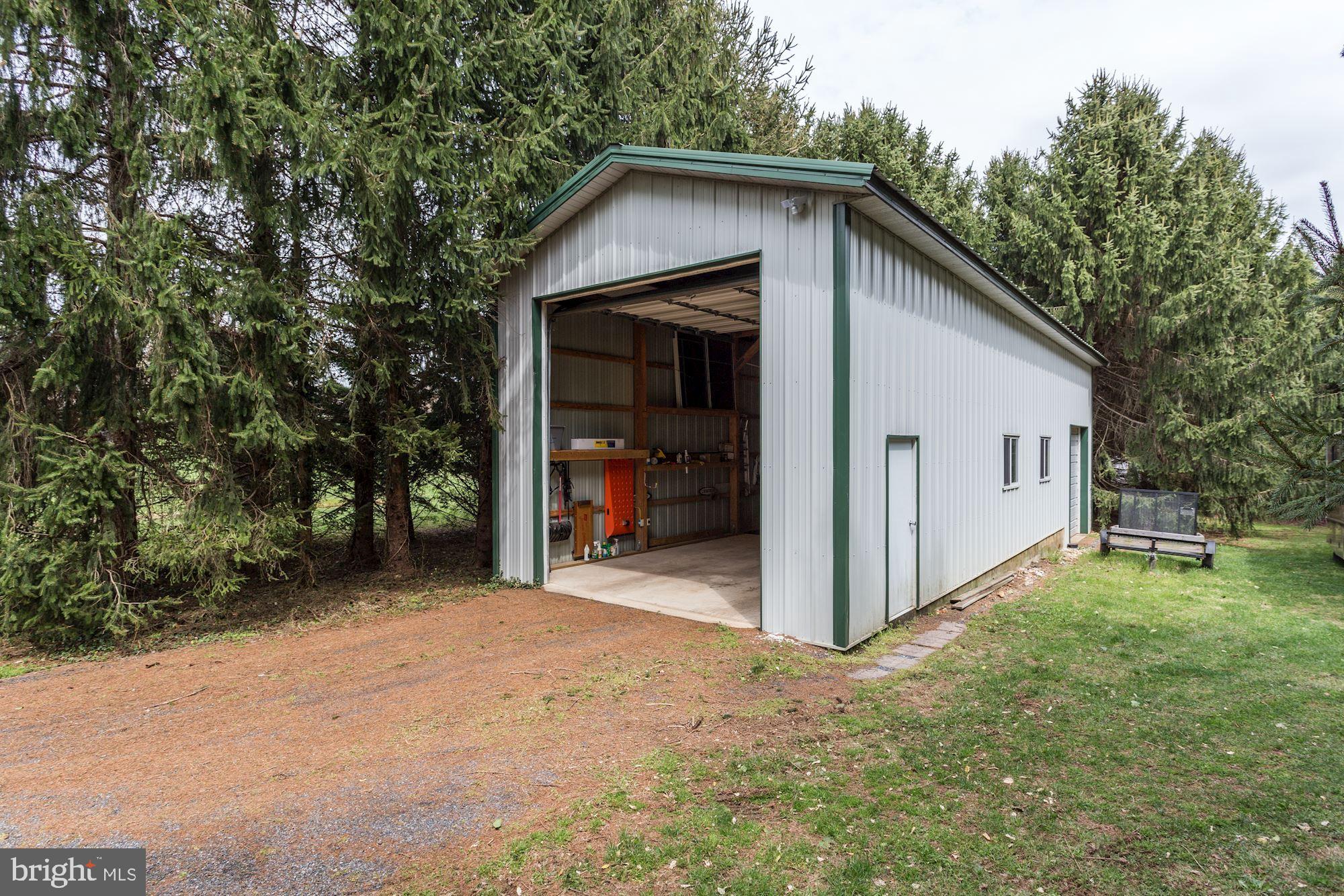 PEMBROKE GROVE - Residential