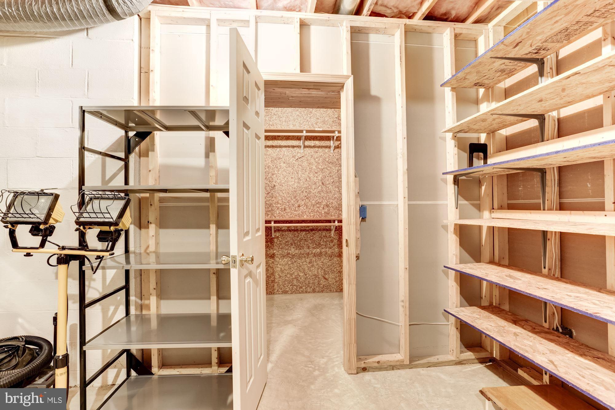 PEMBROKE GROVE - Residential