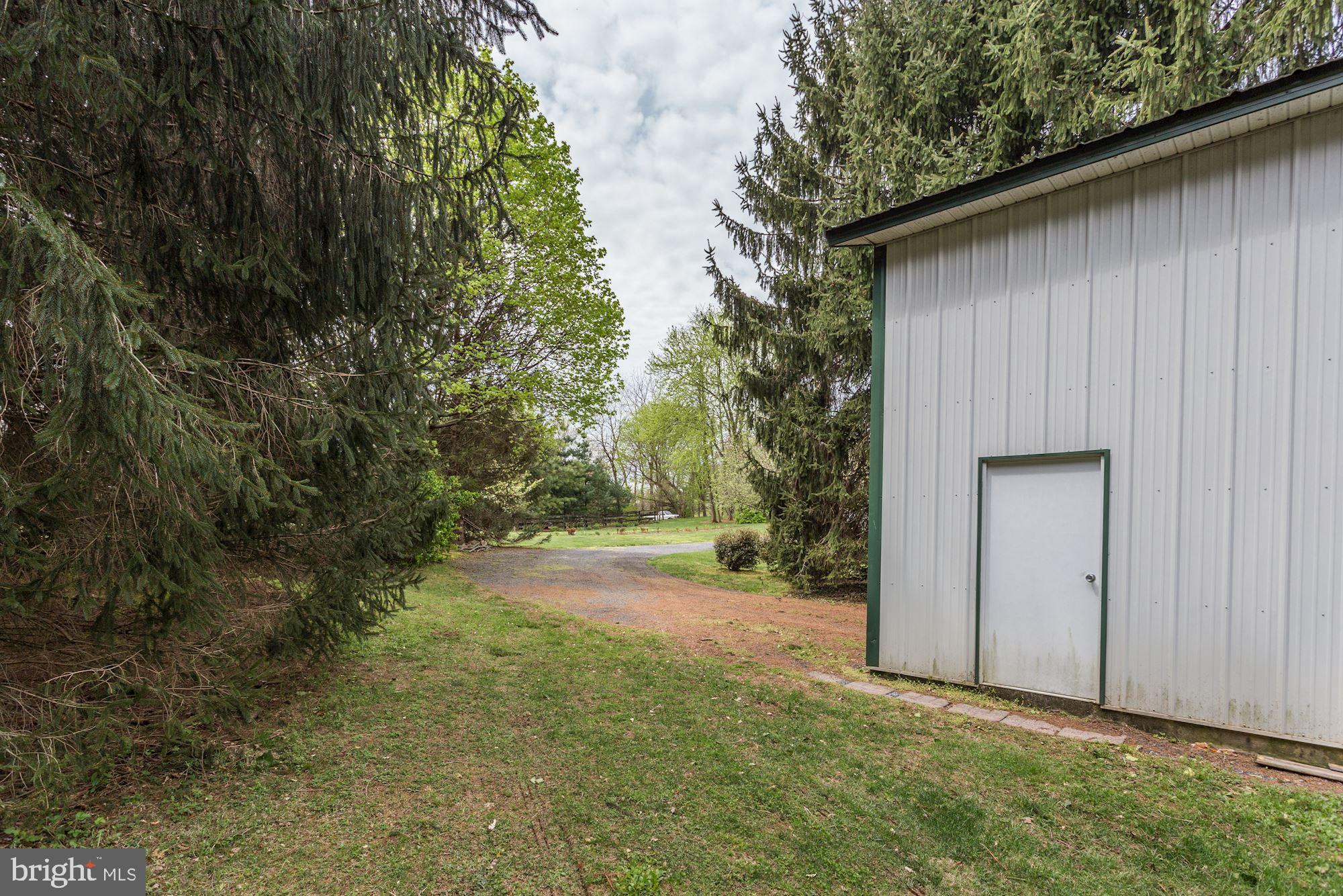 PEMBROKE GROVE - Residential