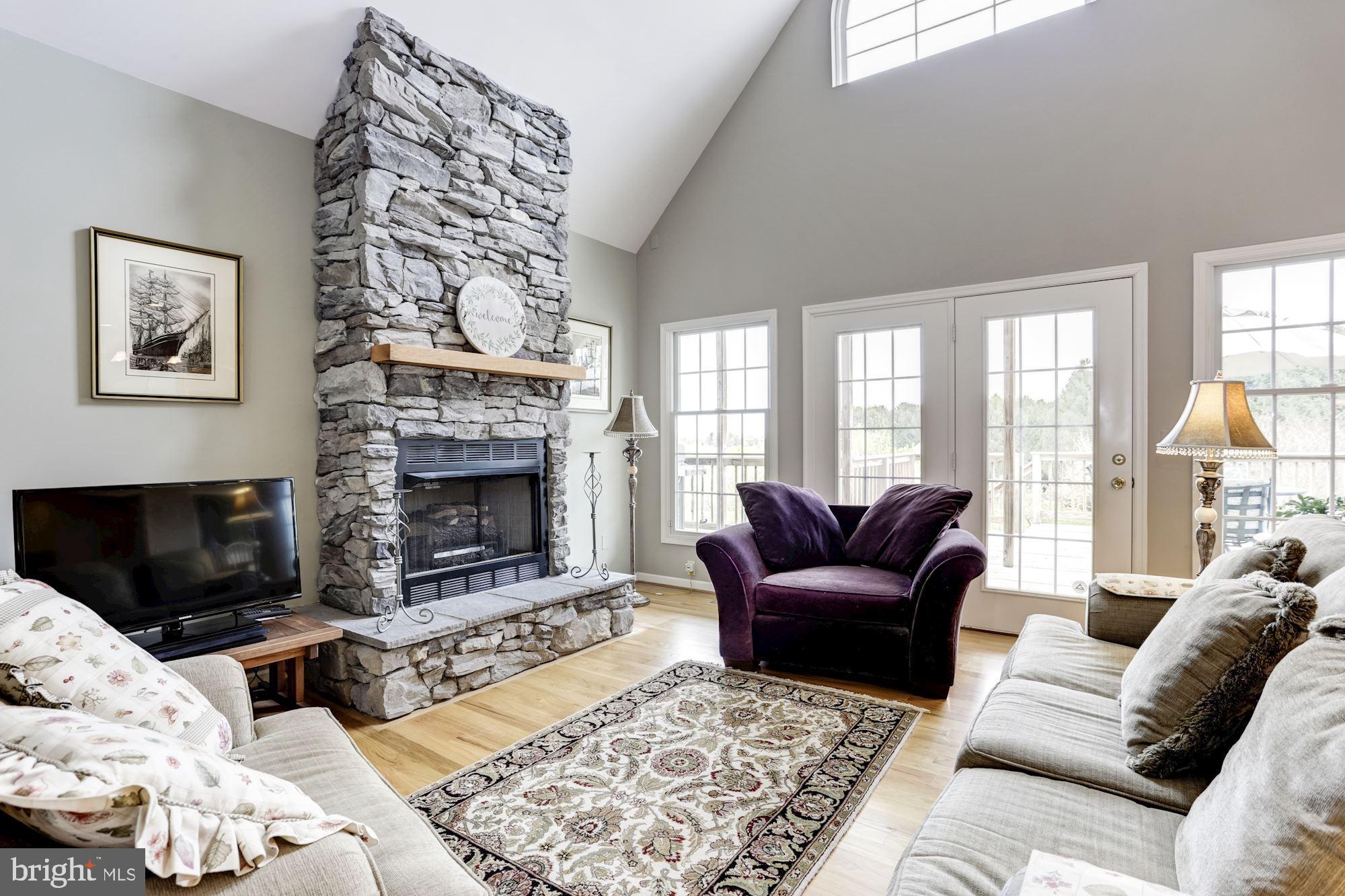 PEMBROKE GROVE - Residential