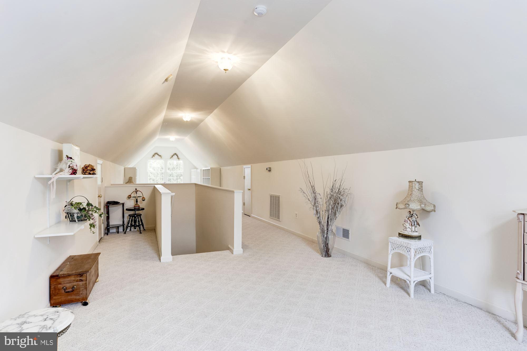 PEMBROKE GROVE - Residential