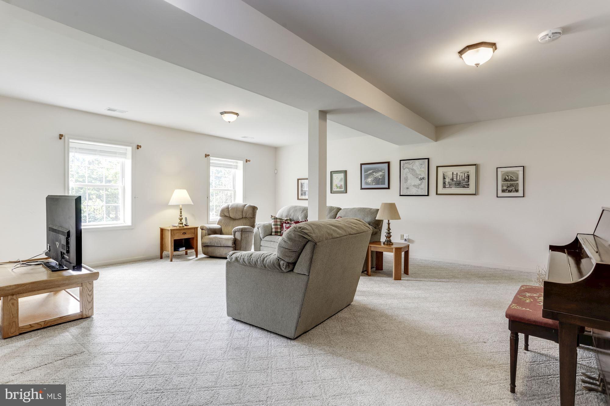 PEMBROKE GROVE - Residential