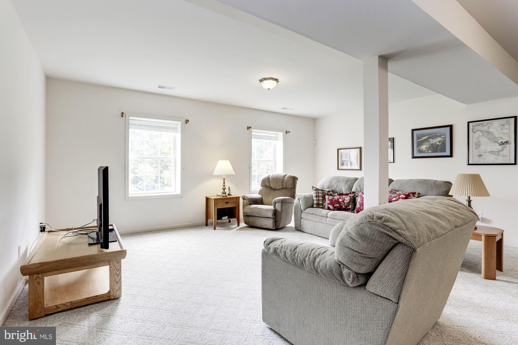 PEMBROKE GROVE - Residential