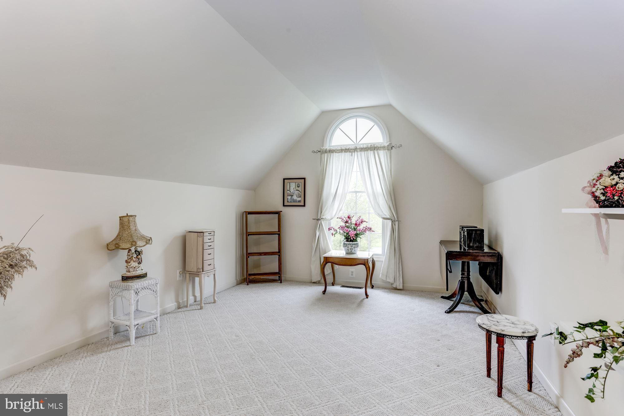 PEMBROKE GROVE - Residential