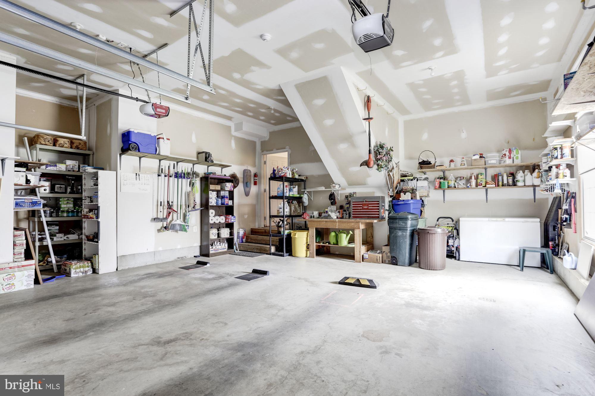 PEMBROKE GROVE - Residential