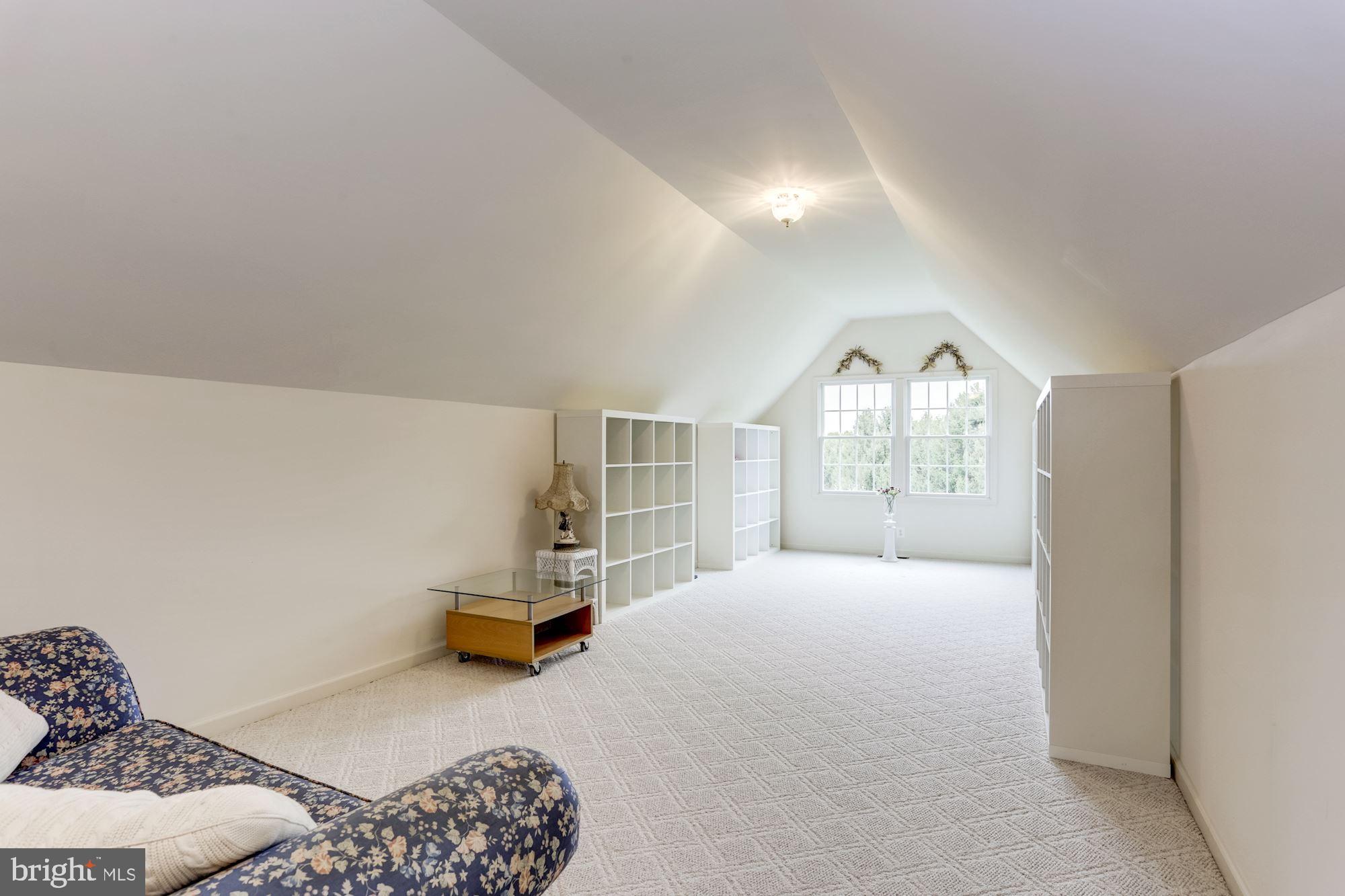 PEMBROKE GROVE - Residential