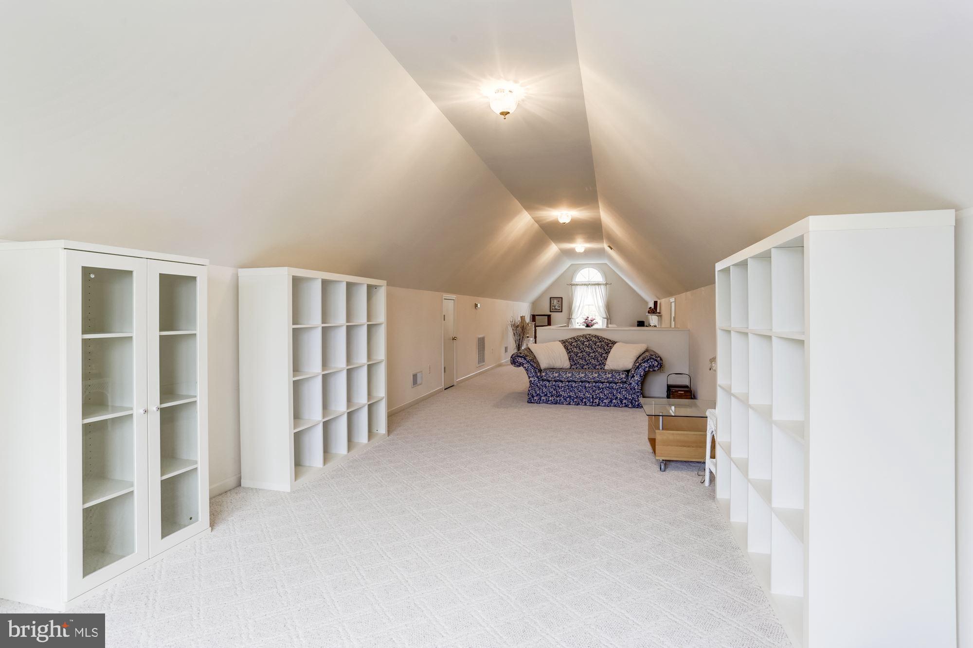 PEMBROKE GROVE - Residential