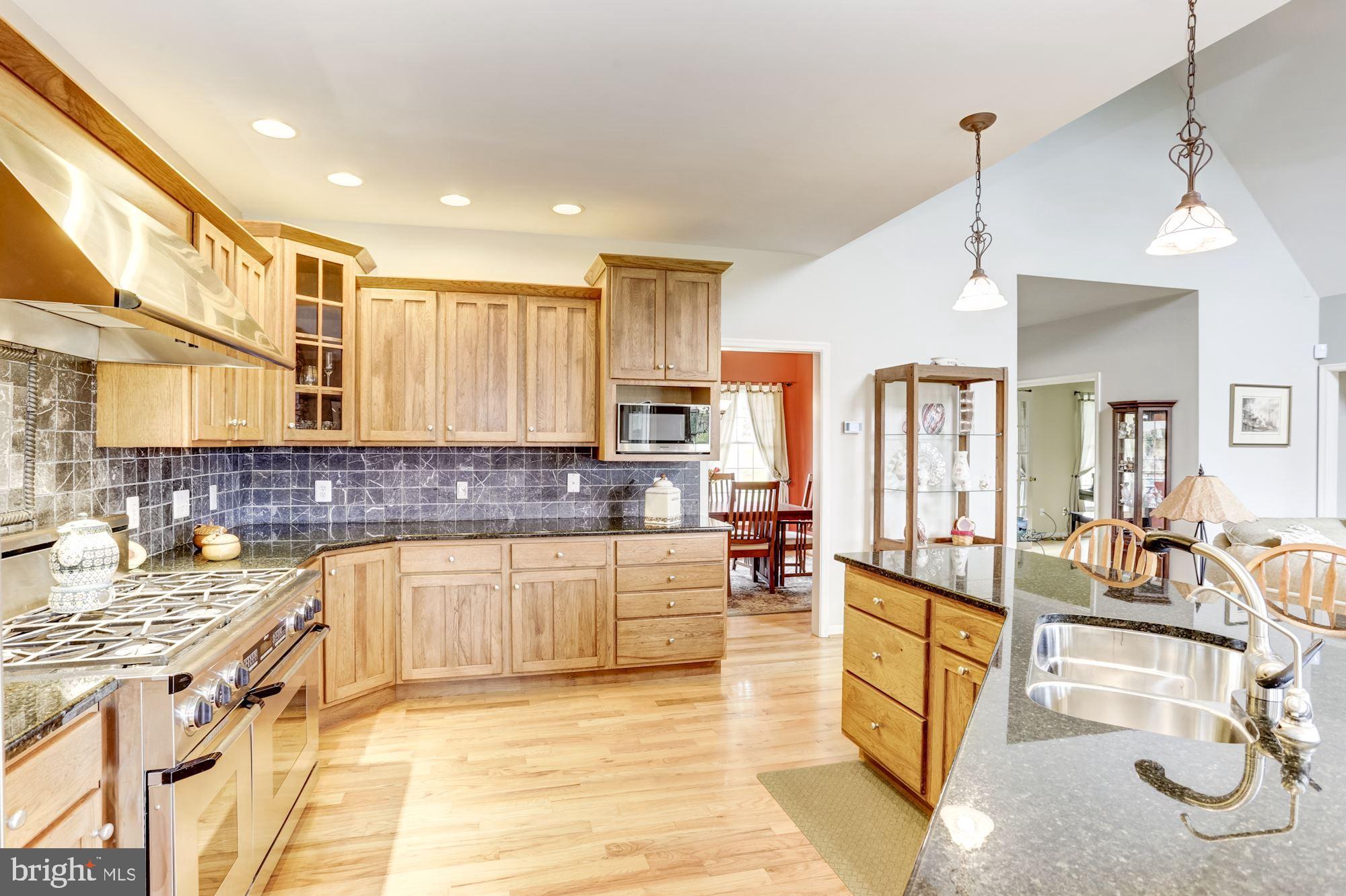 PEMBROKE GROVE - Residential